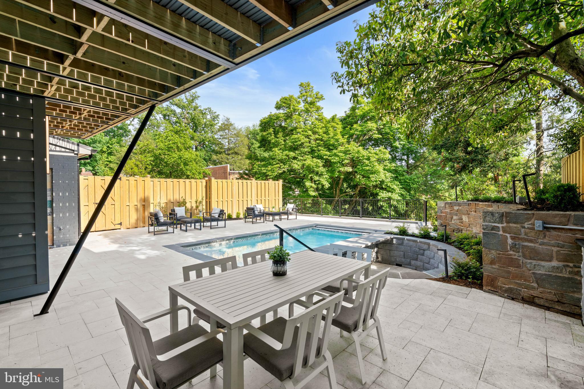 GEORGETOWN - Residential