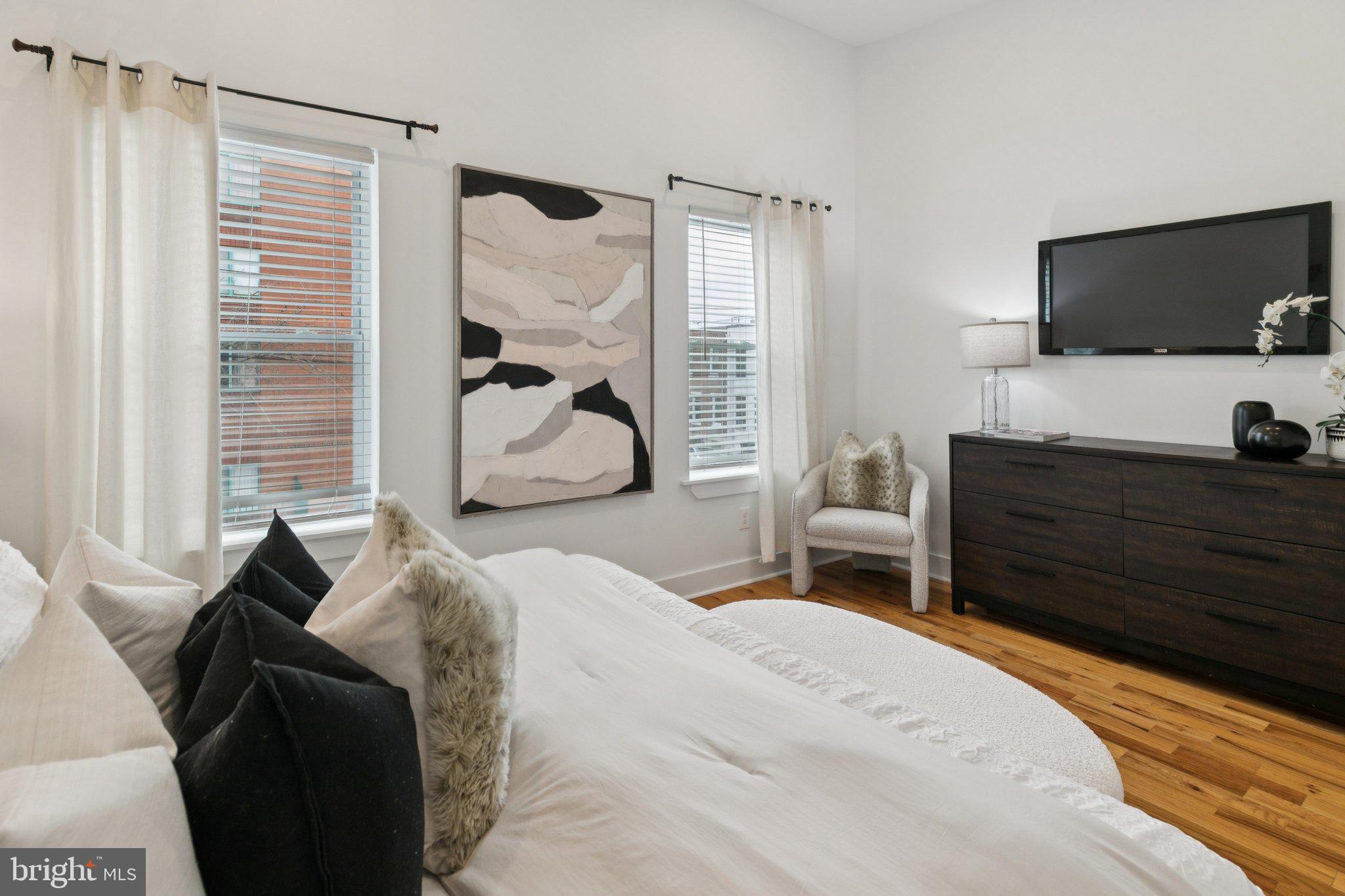 POINT BREEZE - Residential