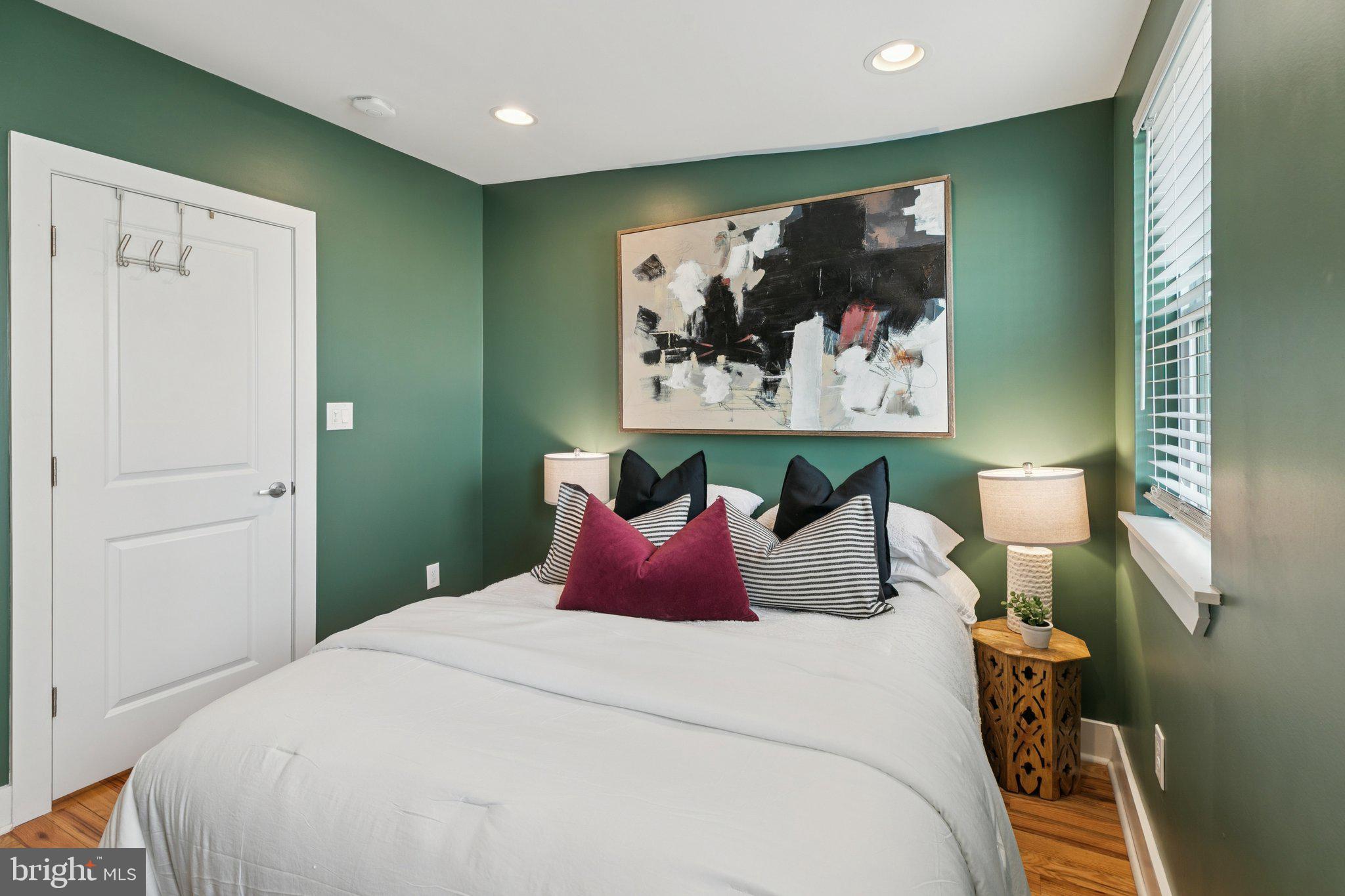 POINT BREEZE - Residential