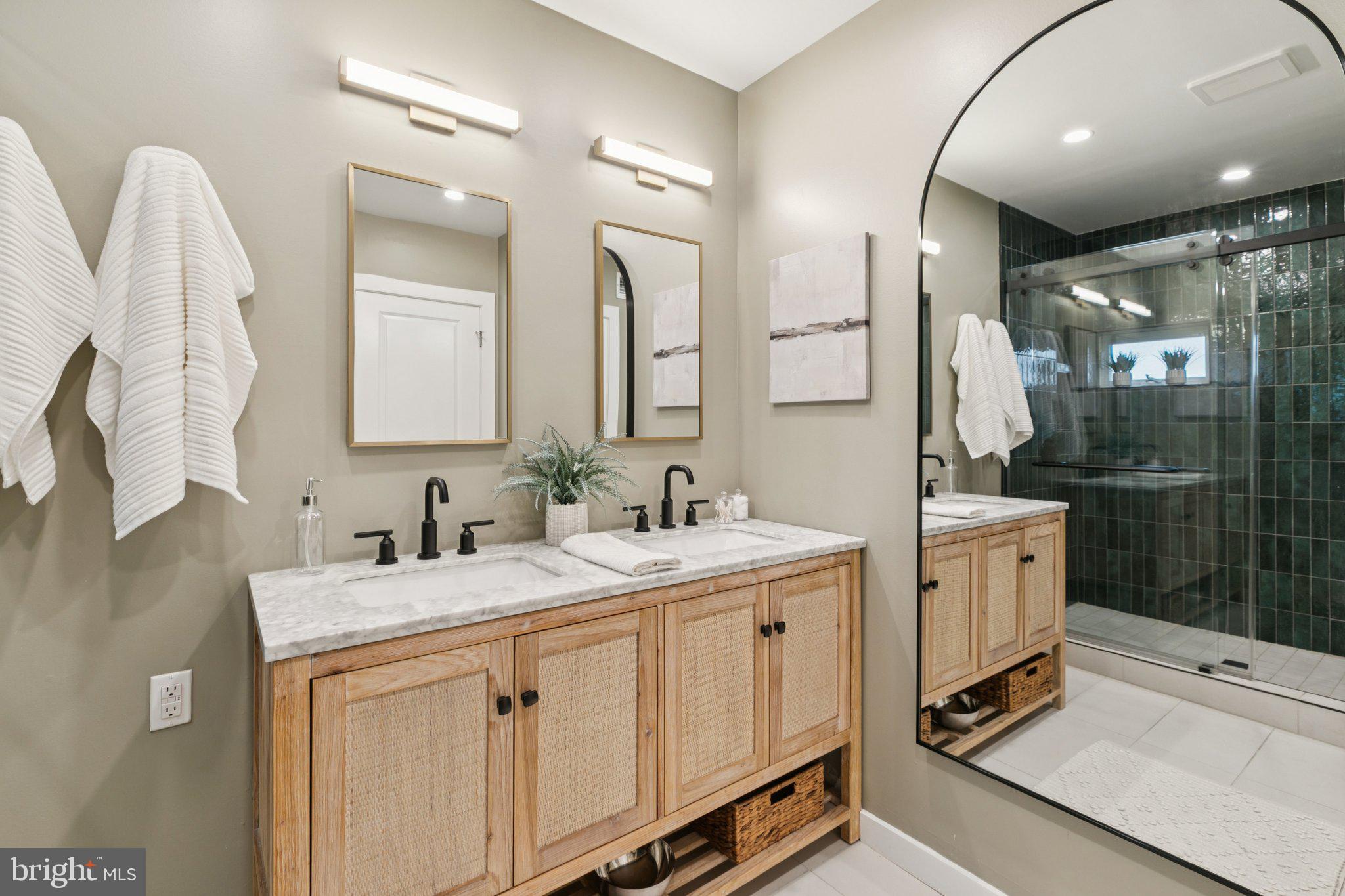 POINT BREEZE - Residential