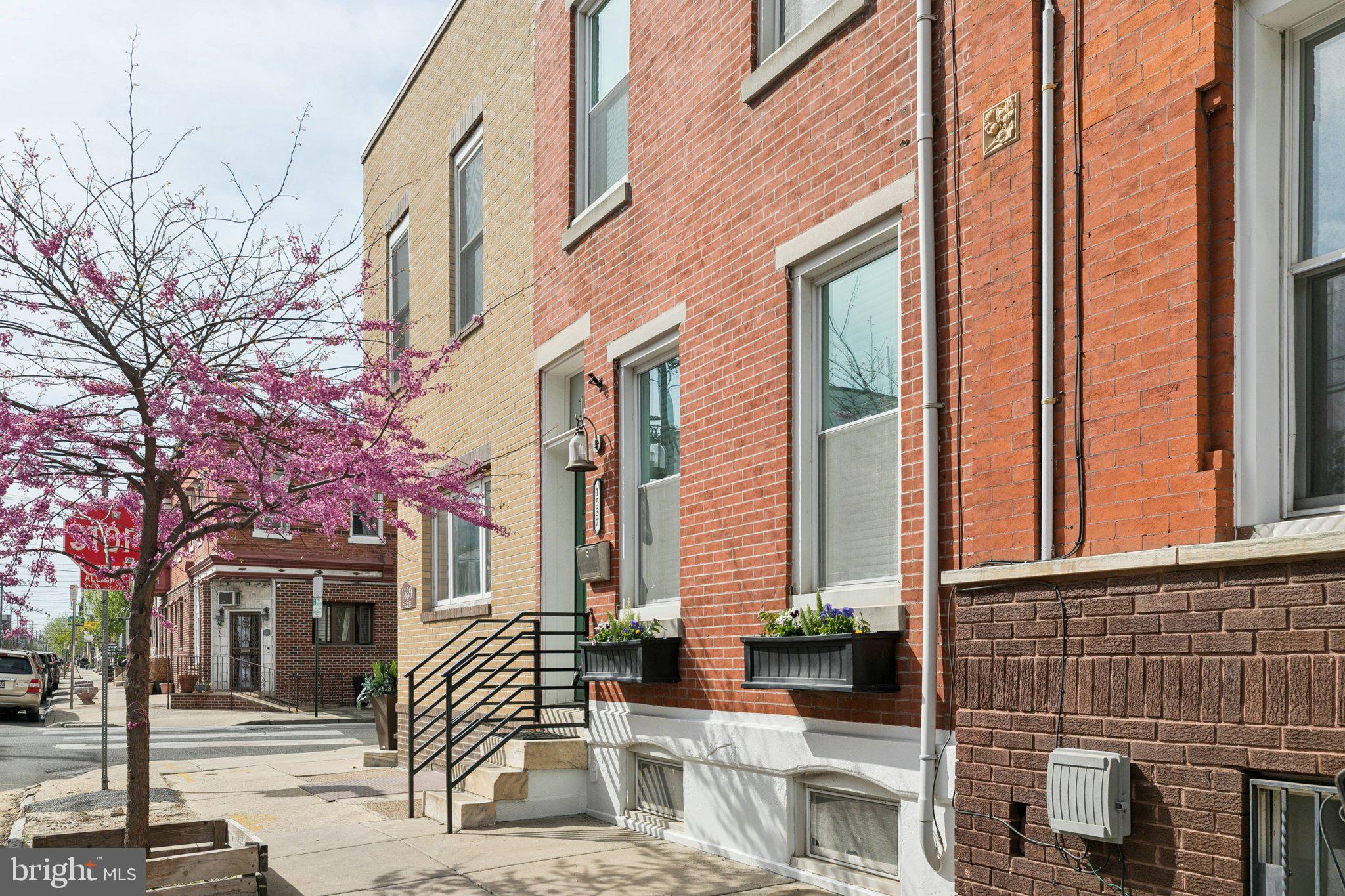 POINT BREEZE - Residential