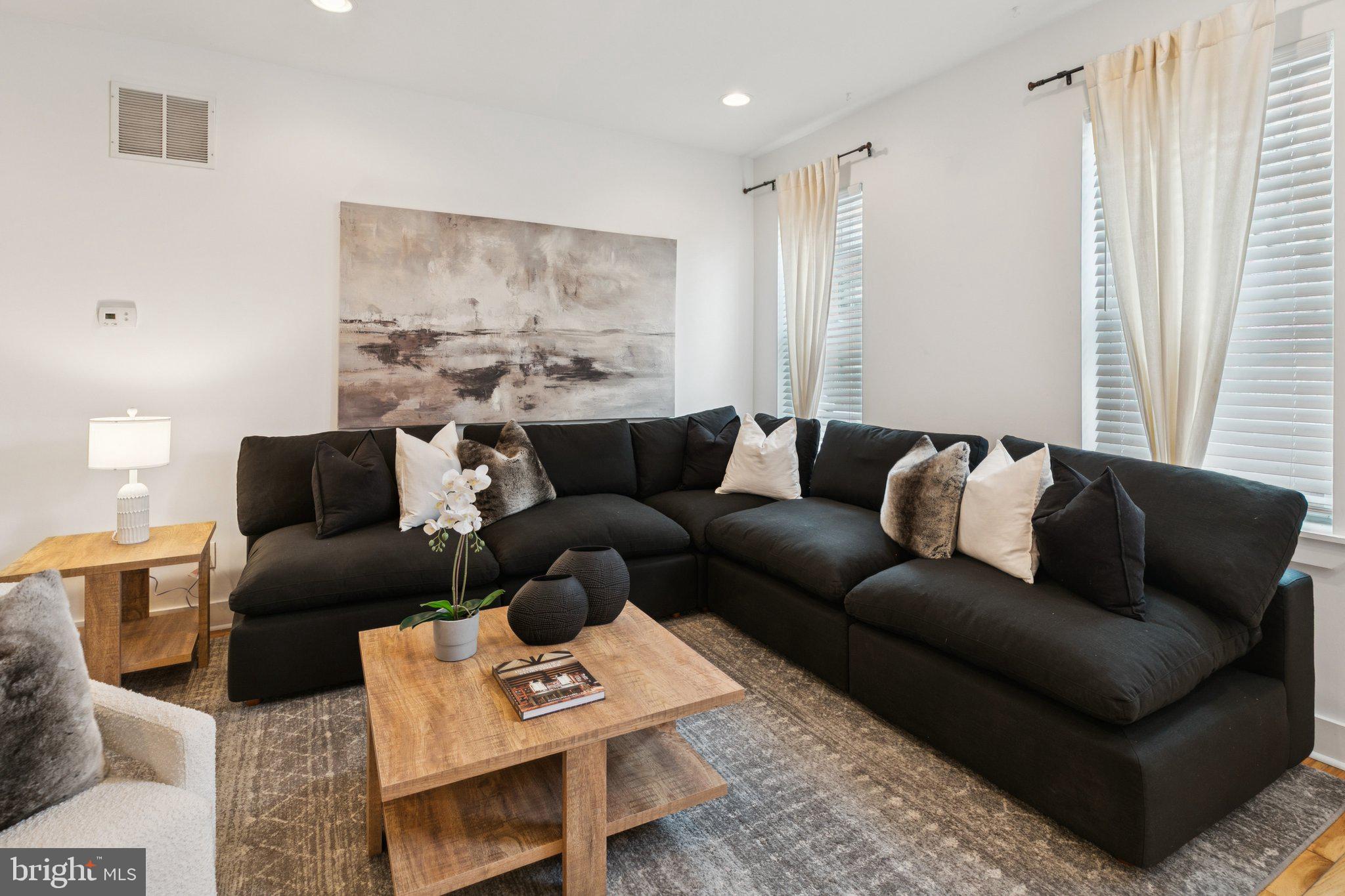 POINT BREEZE - Residential