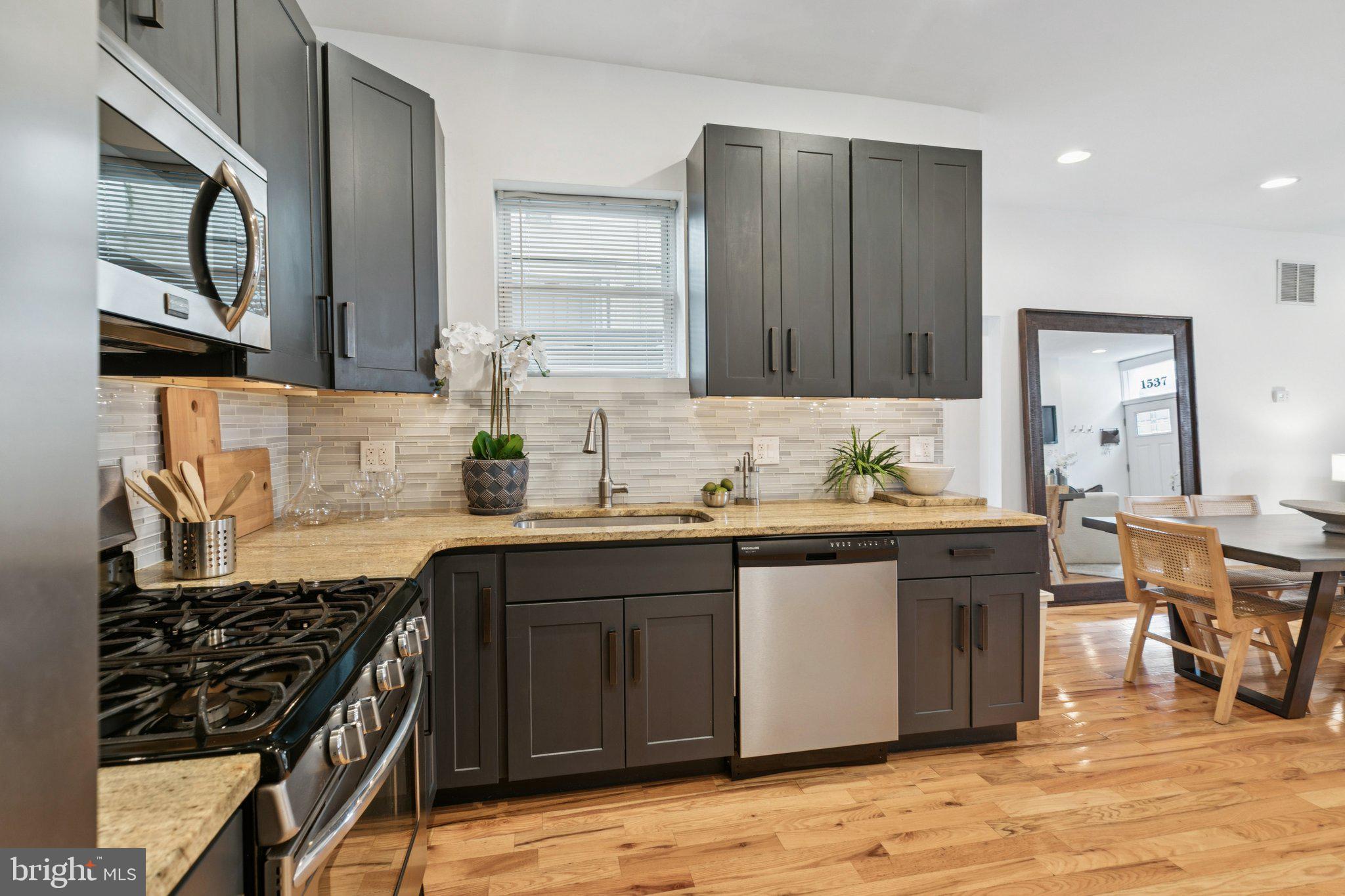 POINT BREEZE - Residential