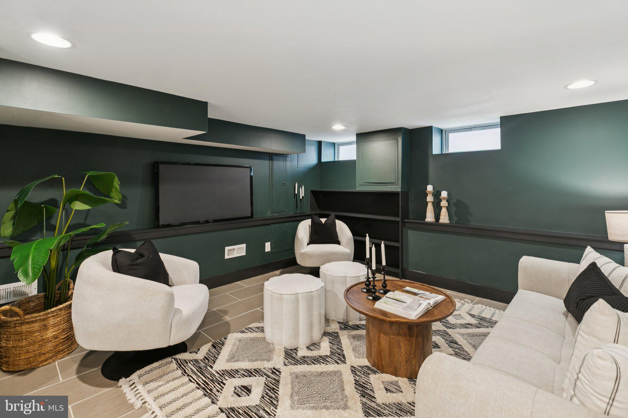 POINT BREEZE - Residential