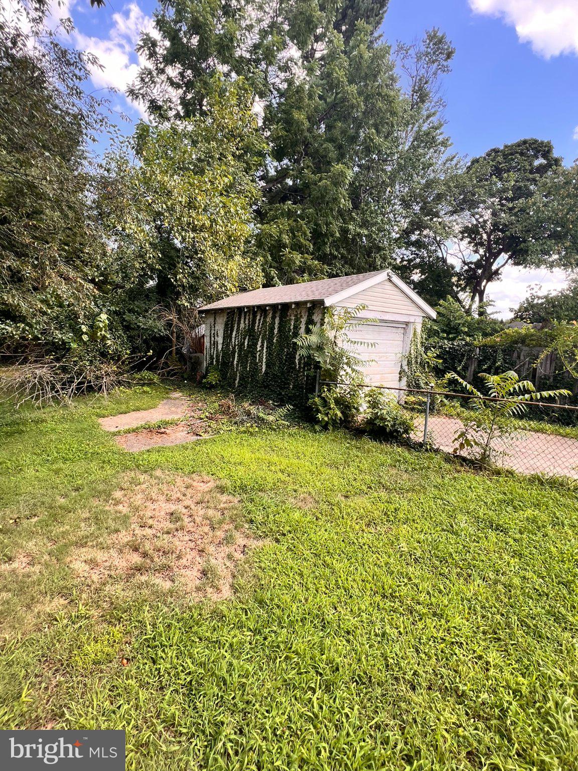 10 IOWANA AVENUE