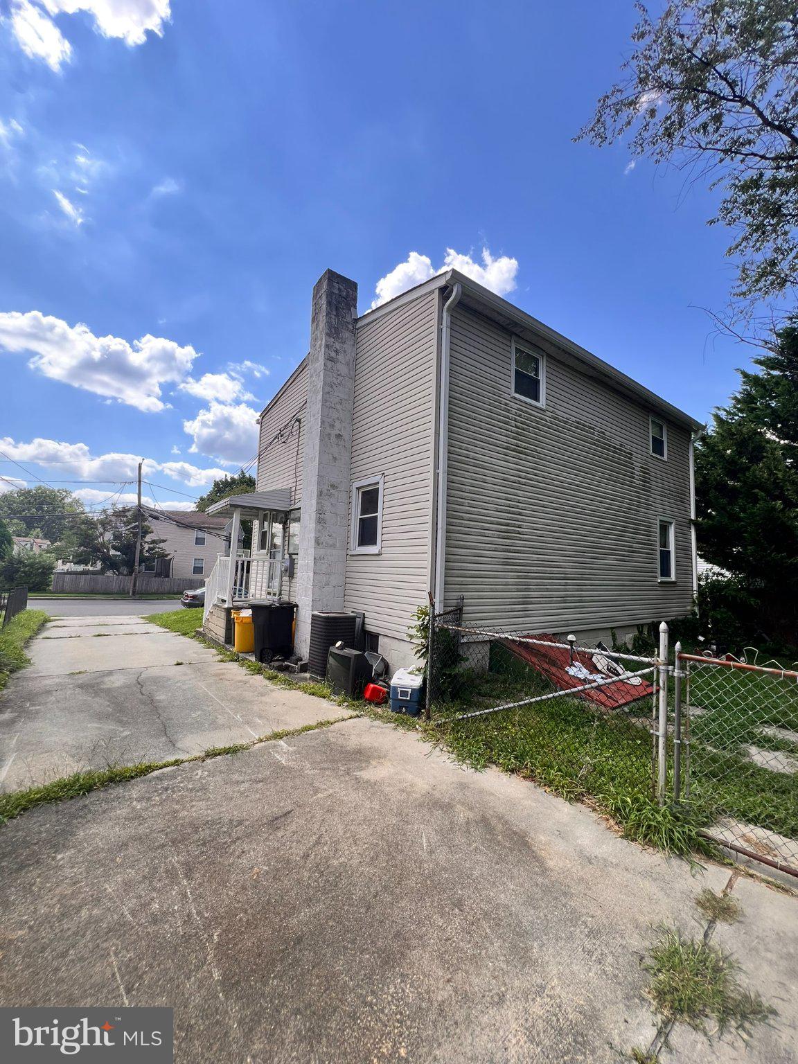10 IOWANA AVENUE