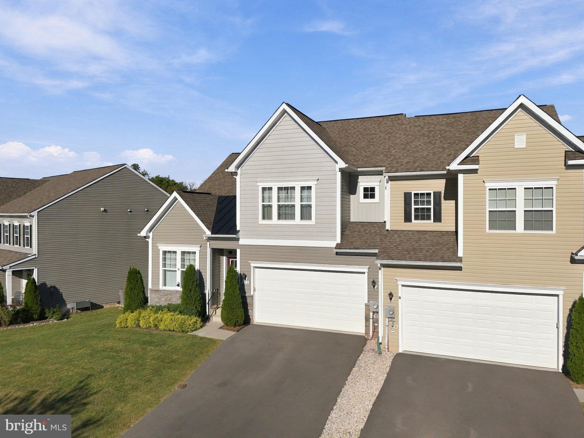 212 DARDEN COURT W