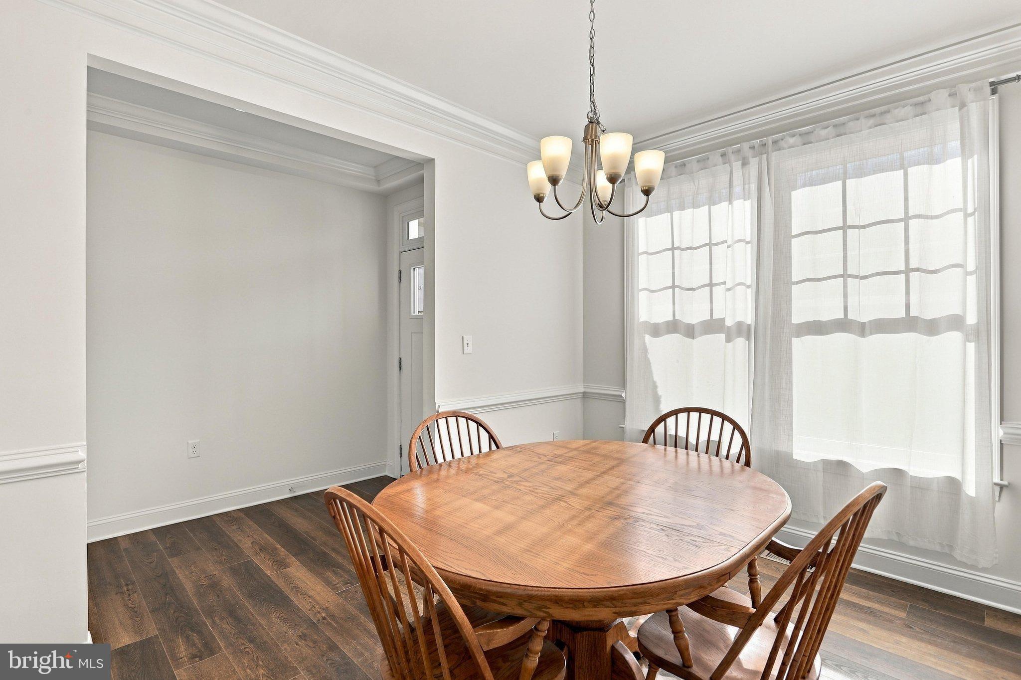 212 DARDEN COURT W