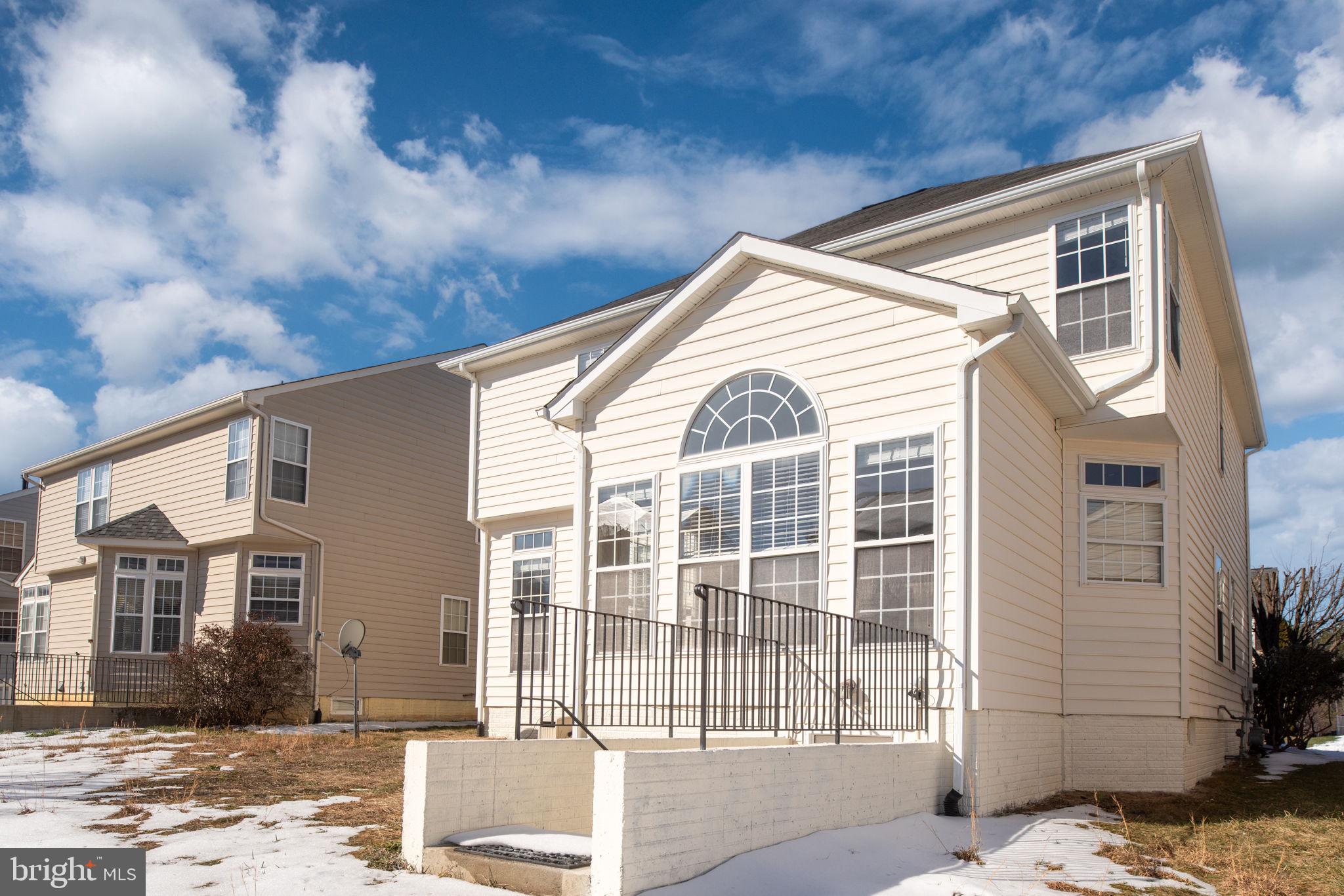 LEES PARKE - Residential Lease