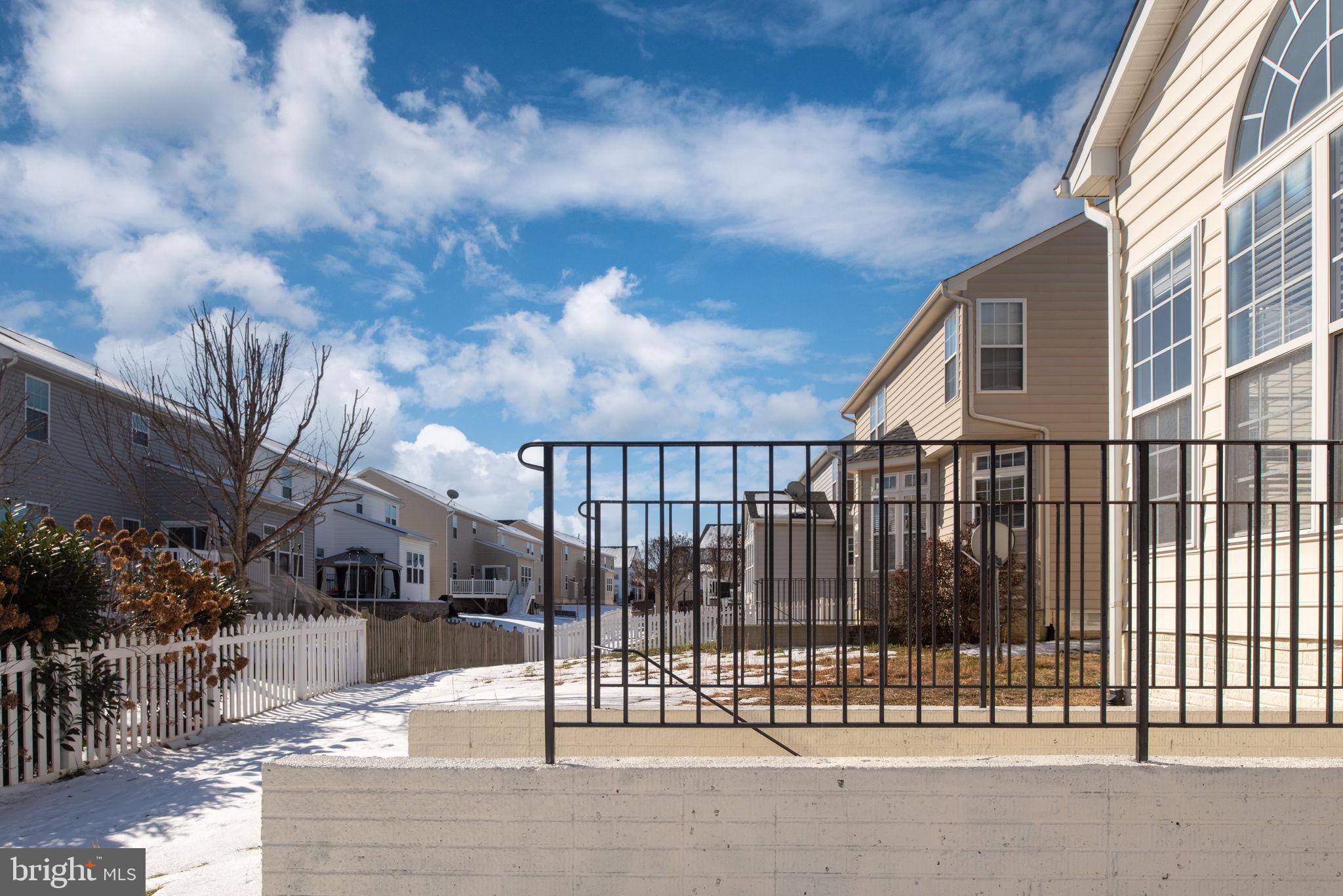 LEES PARKE - Residential Lease