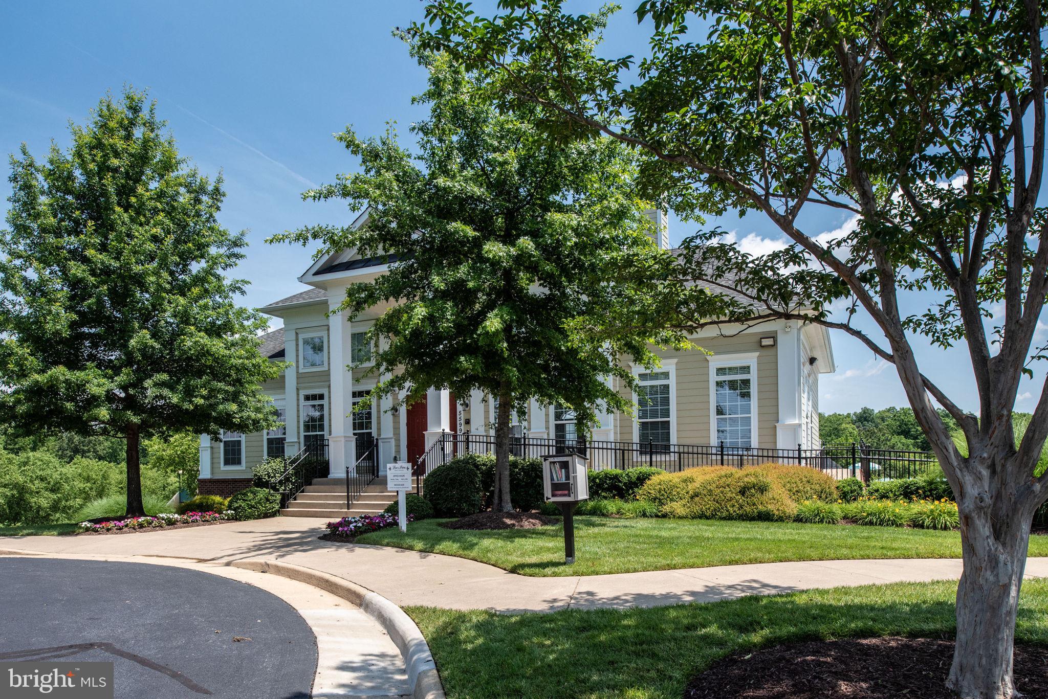 LEES PARKE - Residential Lease