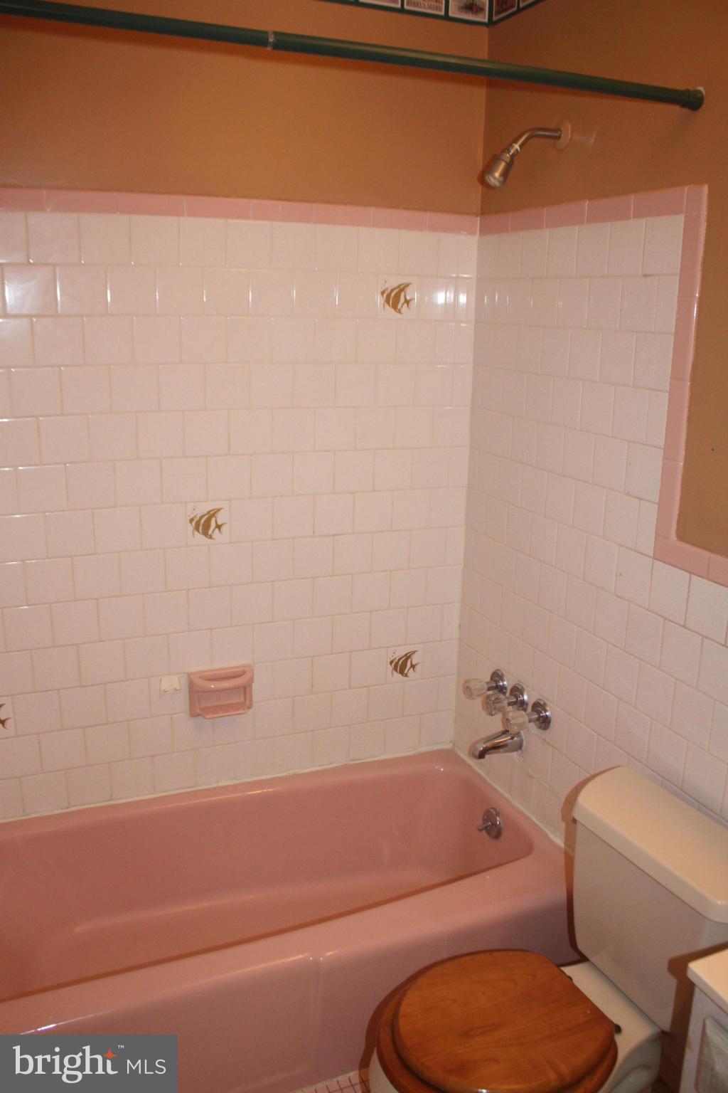 CHRIS MAR MANOR - Residential