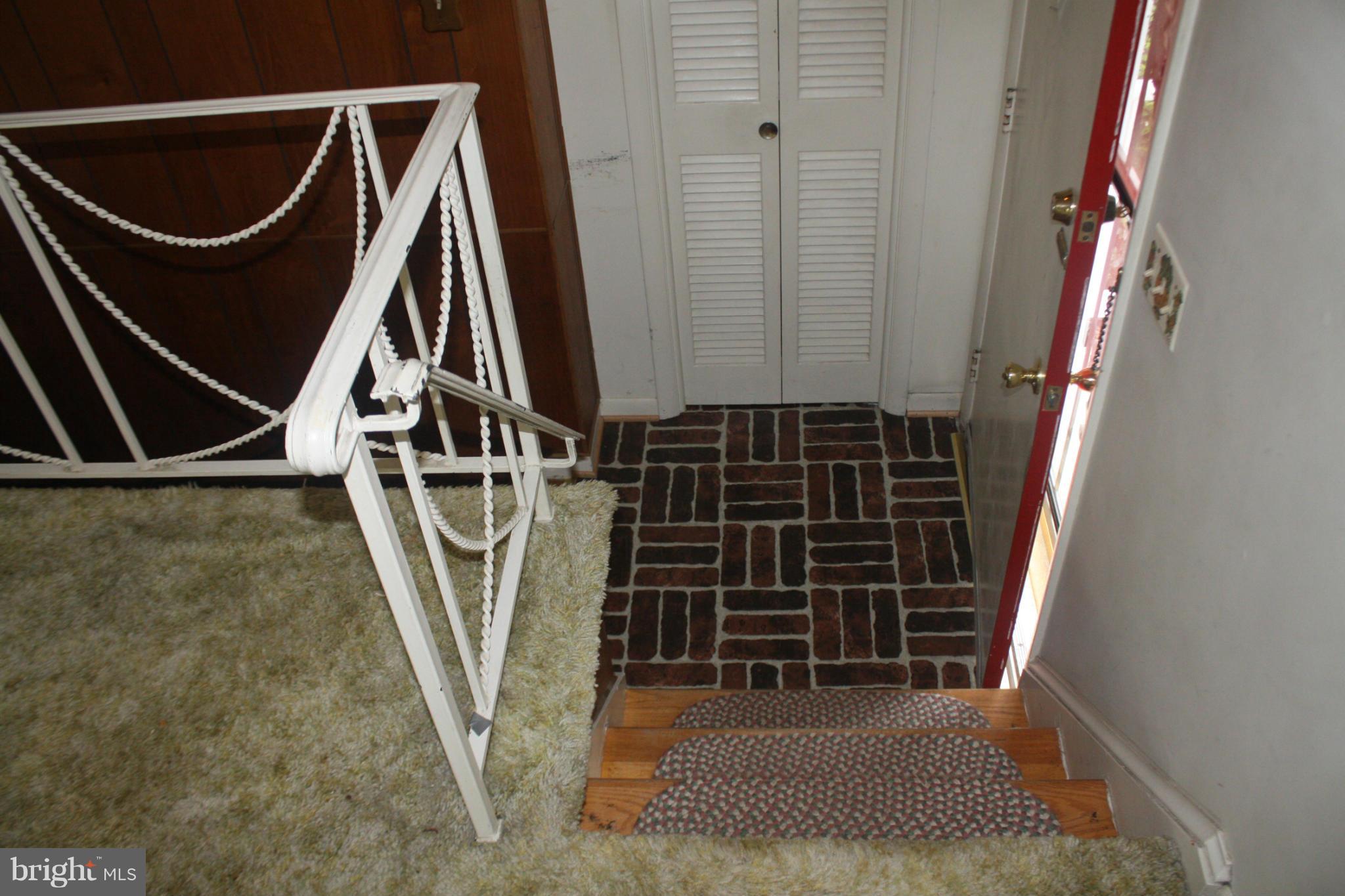 CHRIS MAR MANOR - Residential