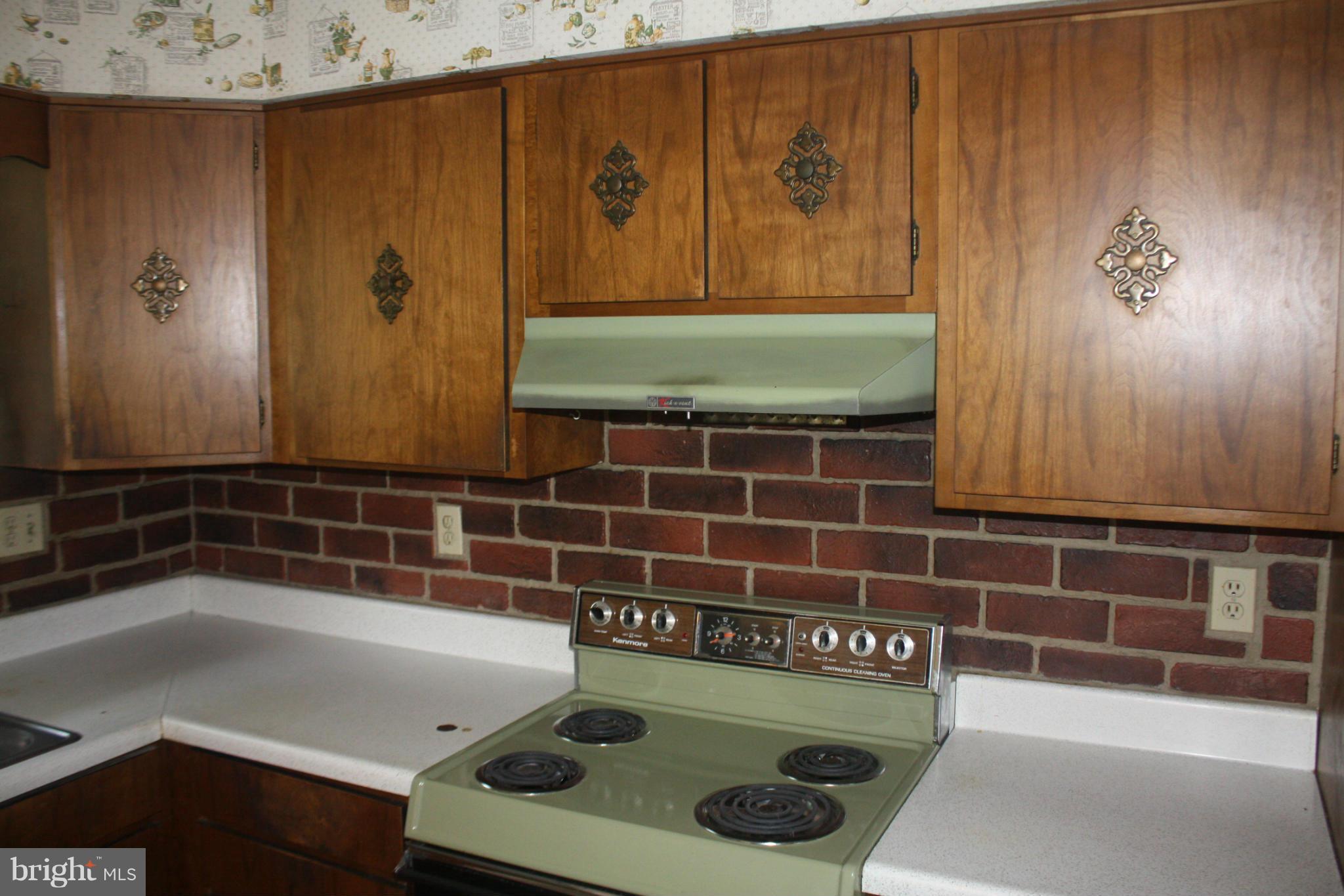 CHRIS MAR MANOR - Residential