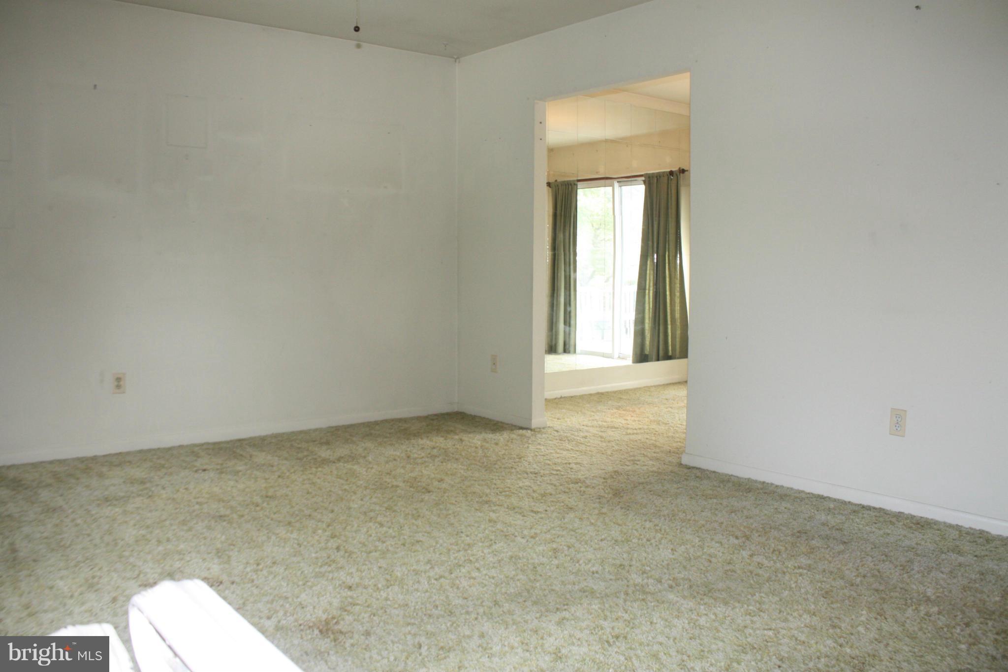 CHRIS MAR MANOR - Residential