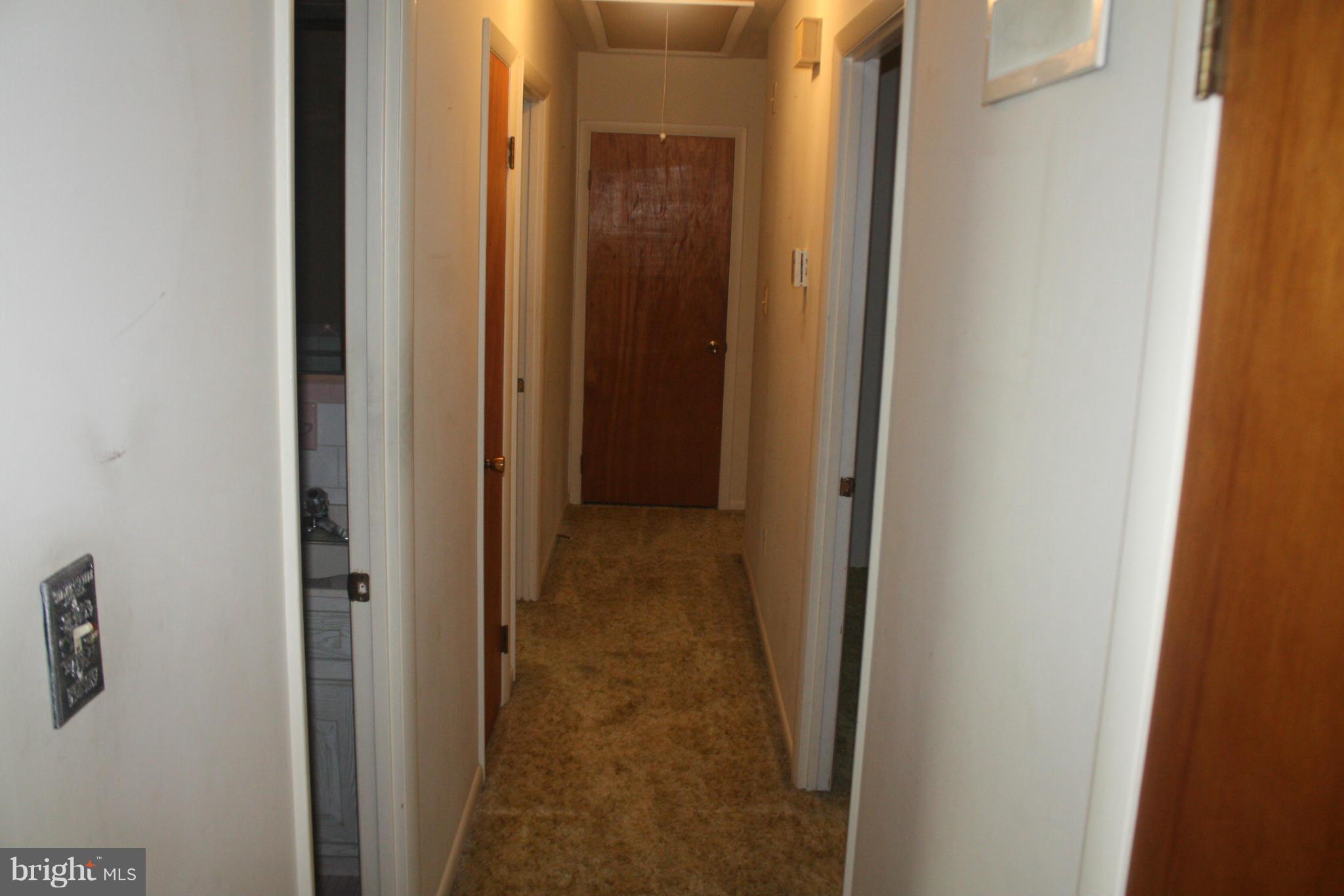 CHRIS MAR MANOR - Residential