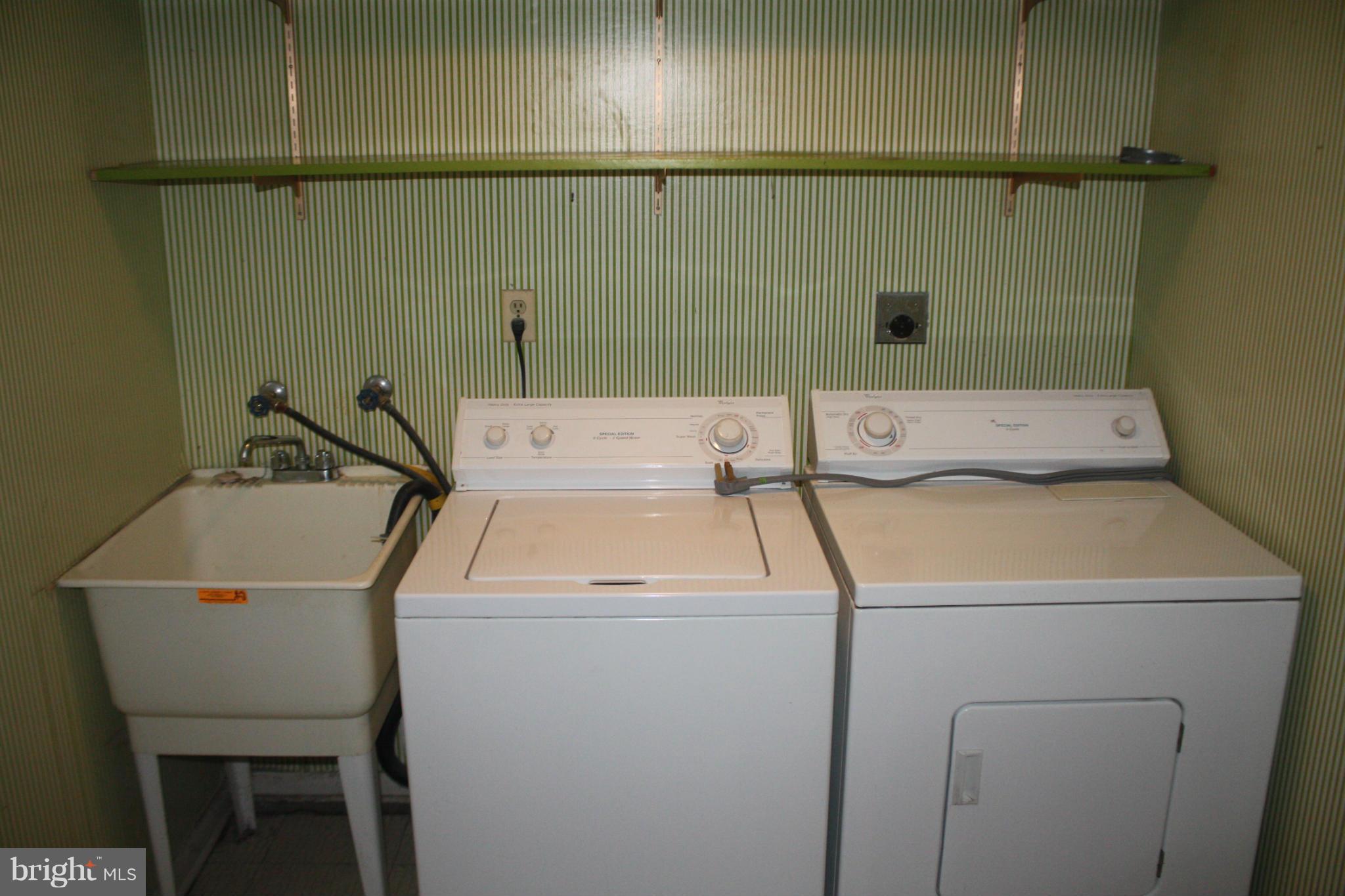 CHRIS MAR MANOR - Residential