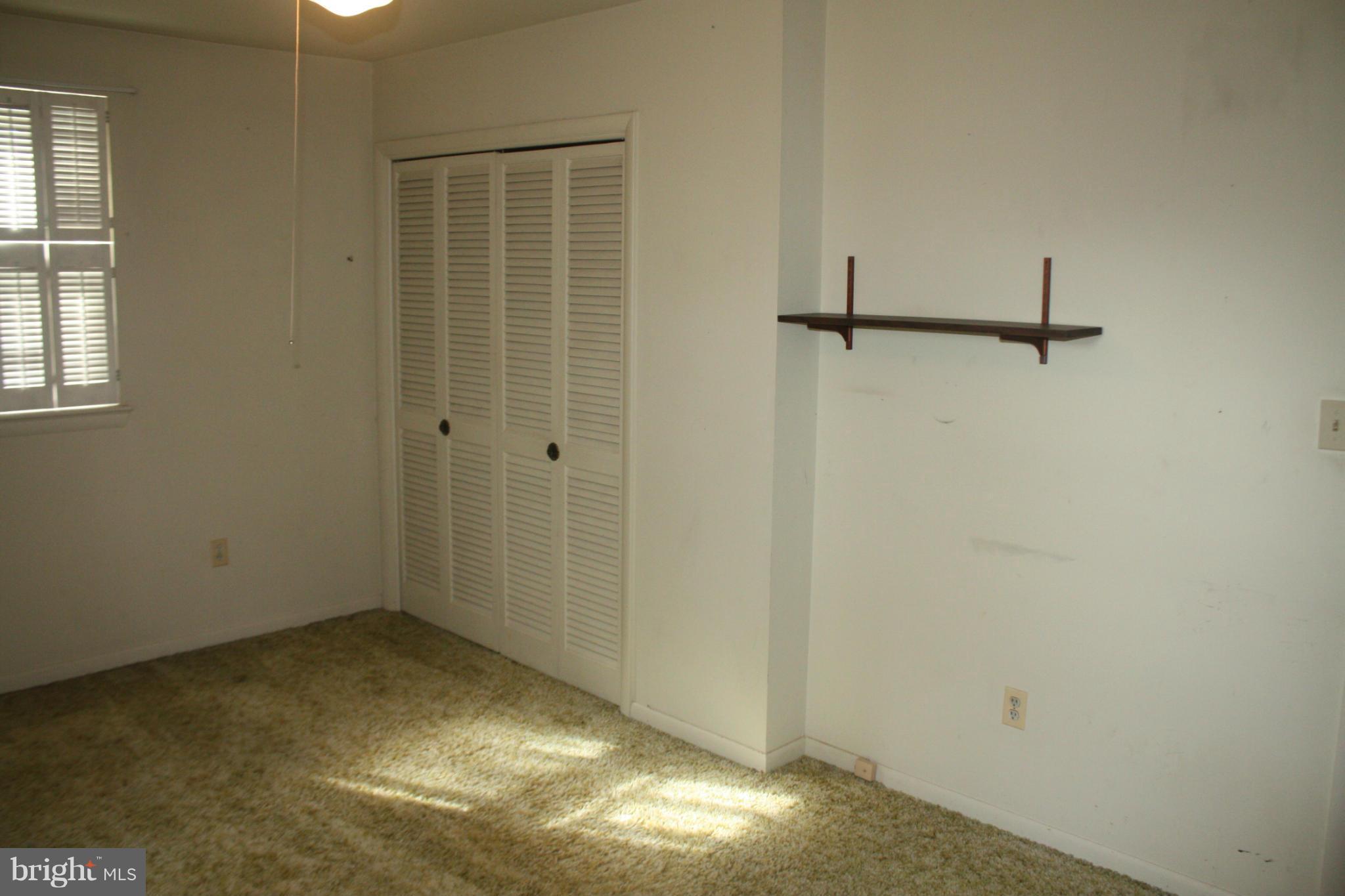 CHRIS MAR MANOR - Residential