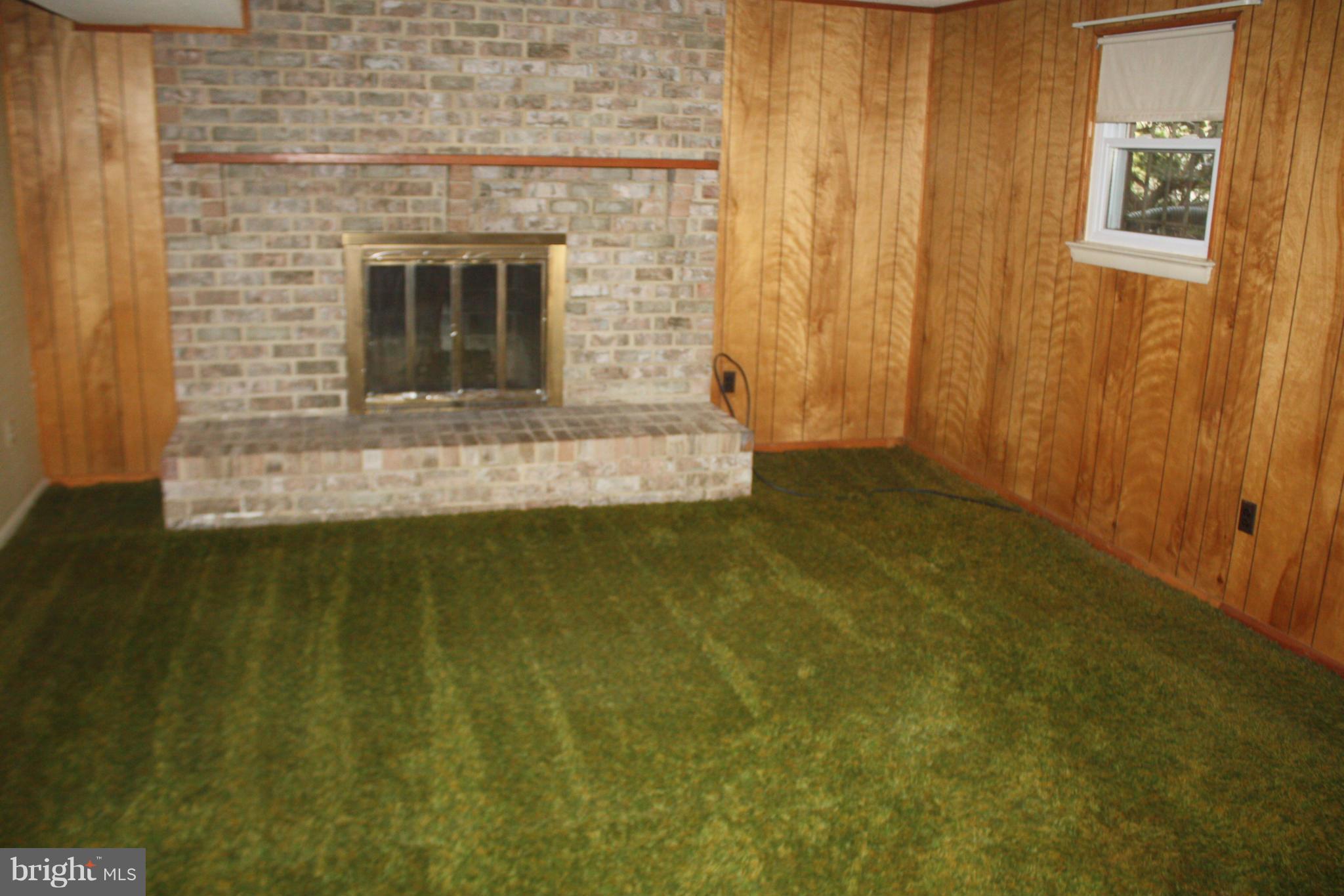 CHRIS MAR MANOR - Residential