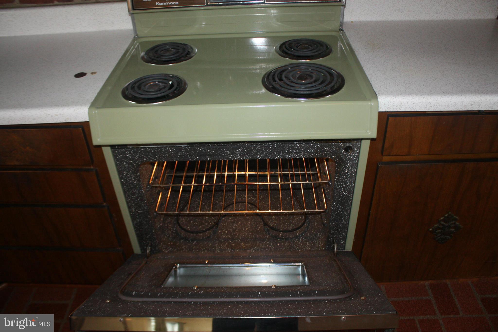 CHRIS MAR MANOR - Residential