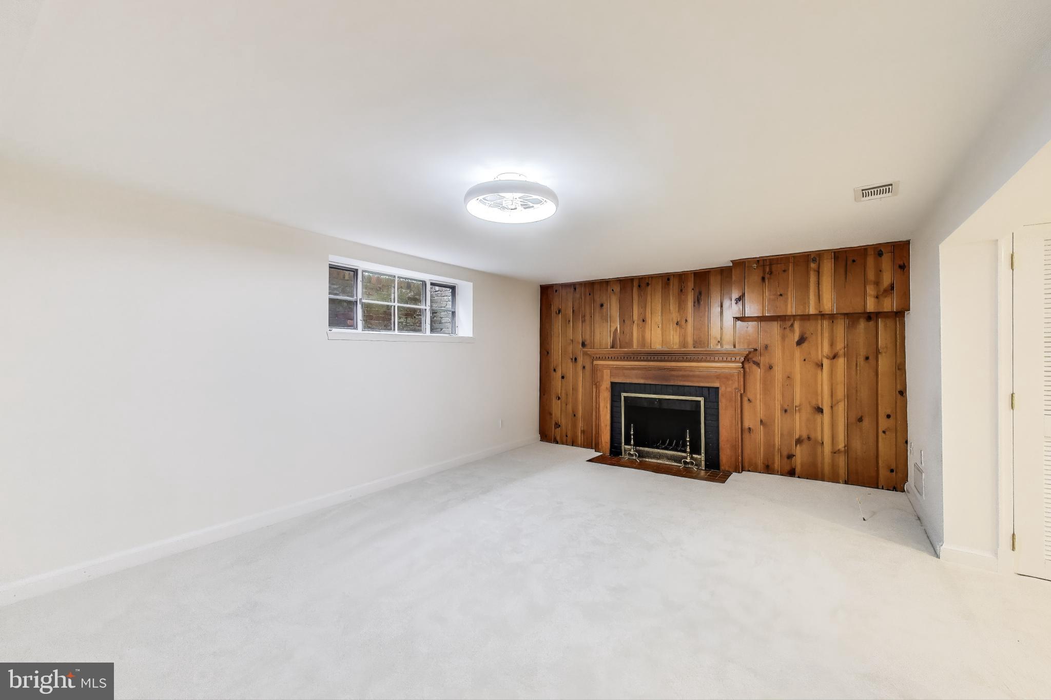 ROCK CREEK HIGHLANDS - Residential Lease