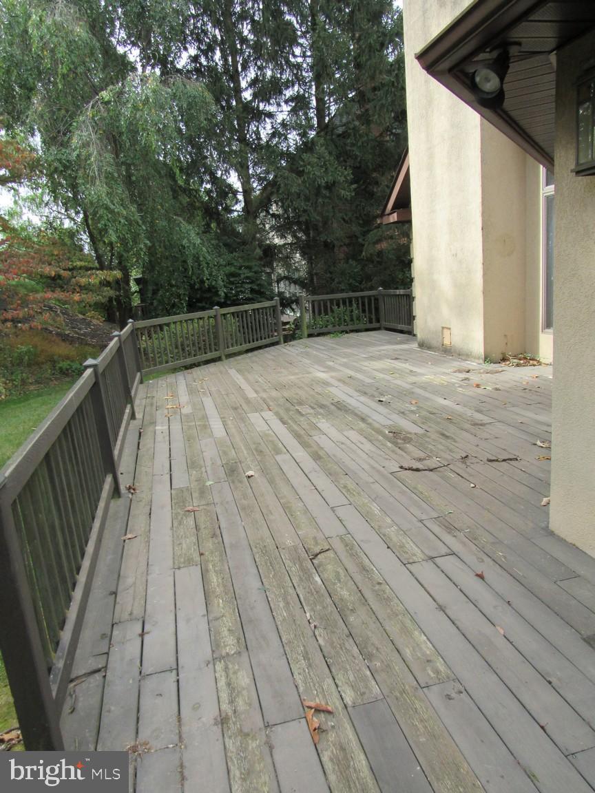 889 HERITAGE HILLS DRIVE