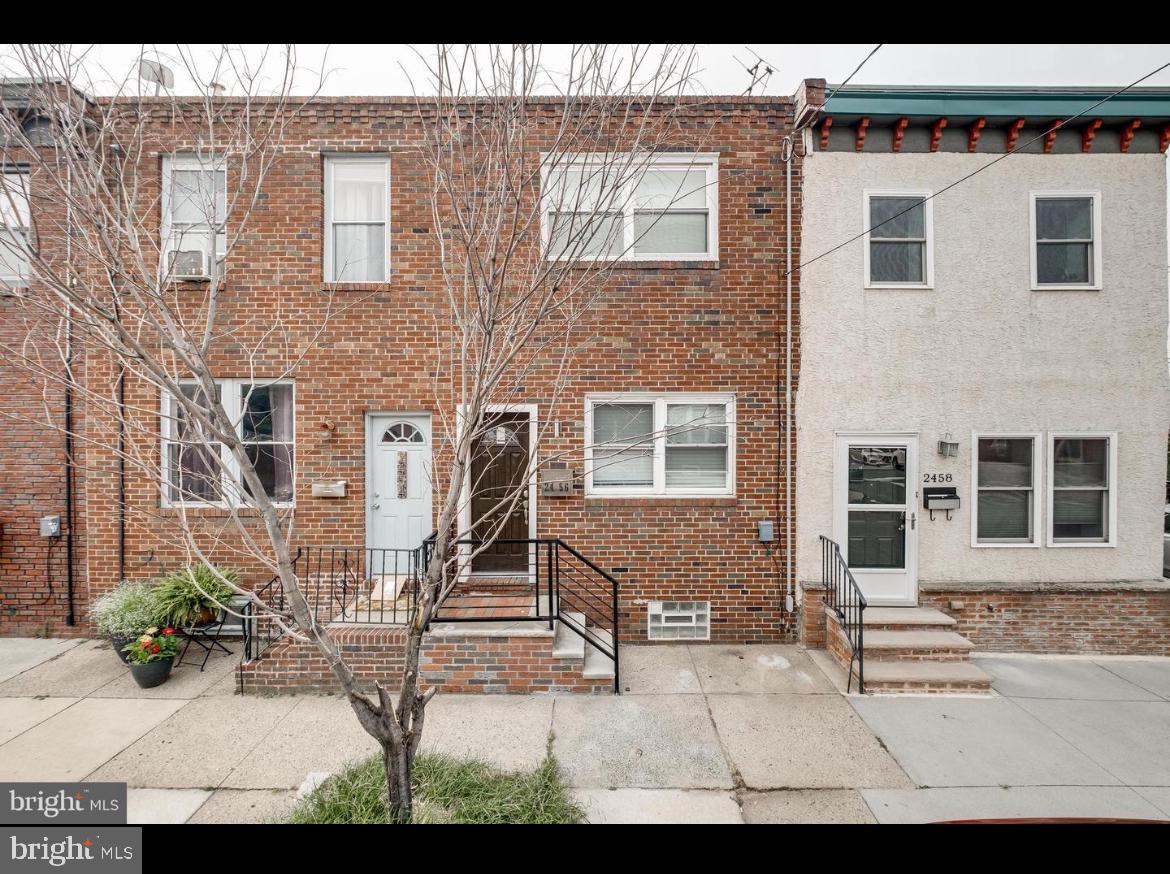 Location! Come check out this lovely renovated home located in the bustling Fishtown area. This property offers hardwood and marble flooring throughout and granite countertops. Property also offers a great back patio with pavers and wooden privacy fencing. Come take a look at your dream rental at this price range!