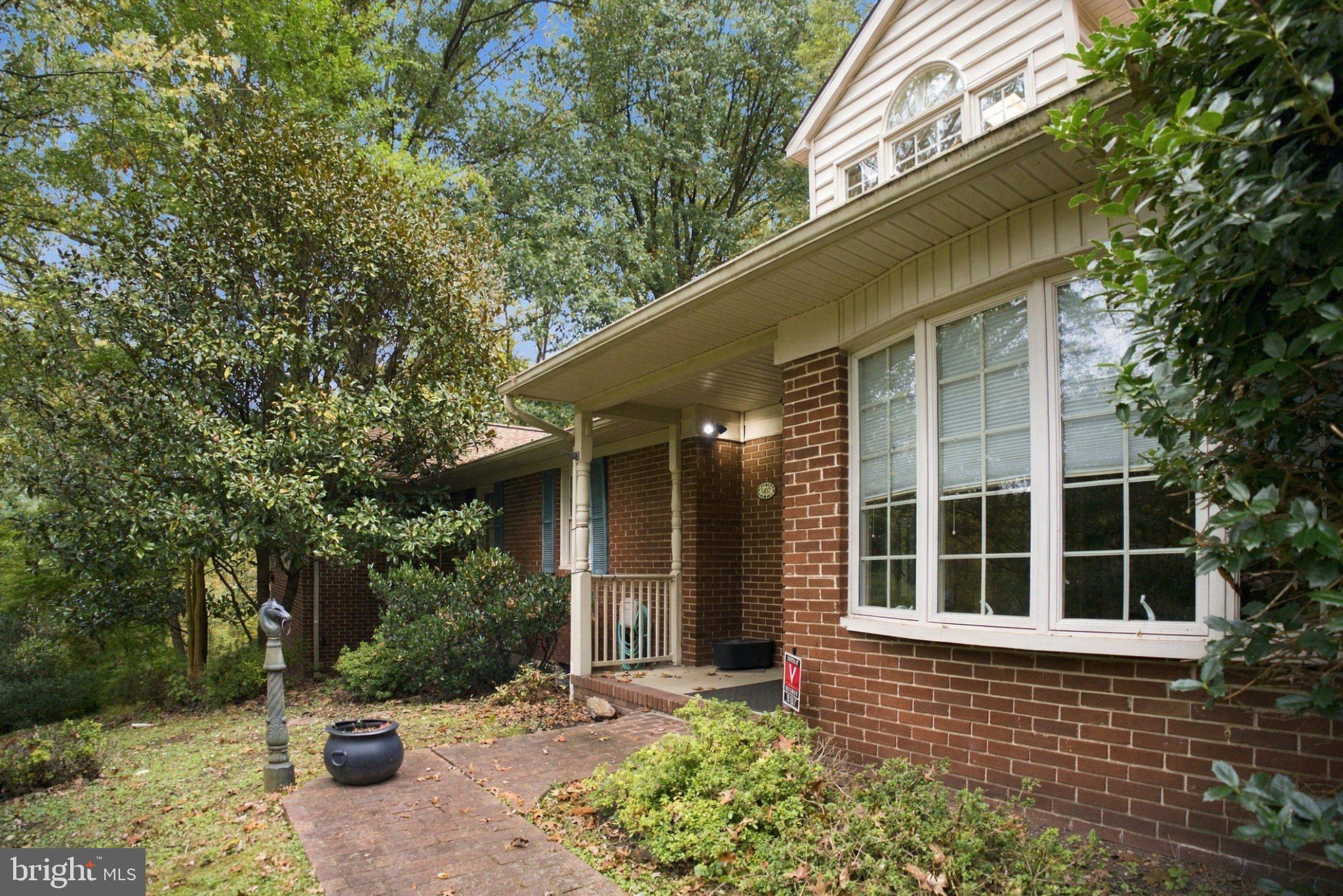 6107 HUTSCHENREUTER ROAD