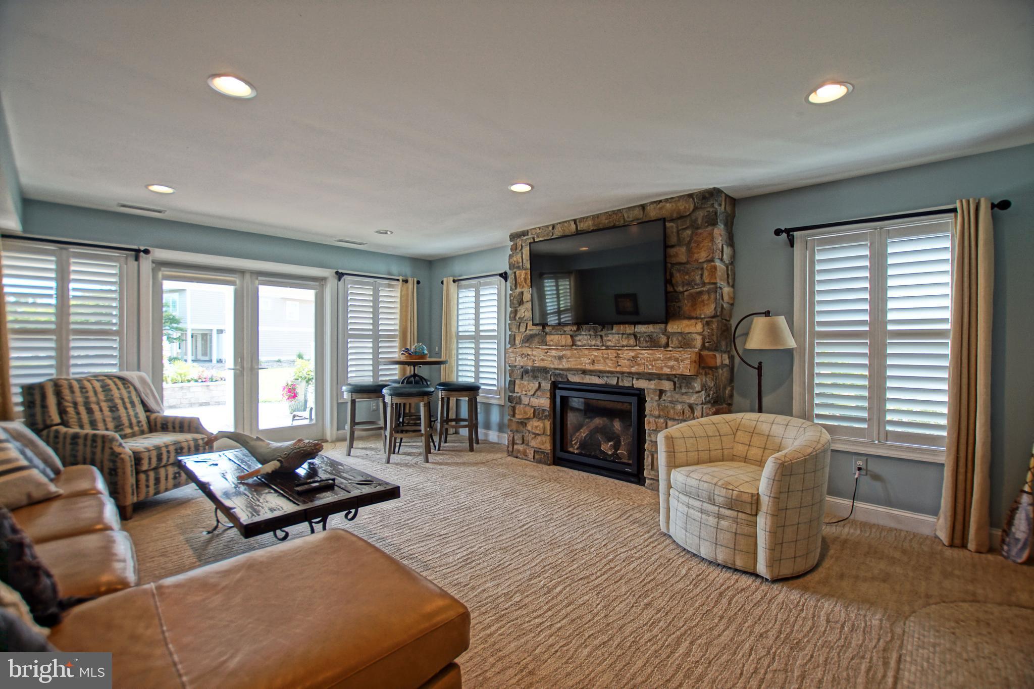 CAPE SHORES - Residential