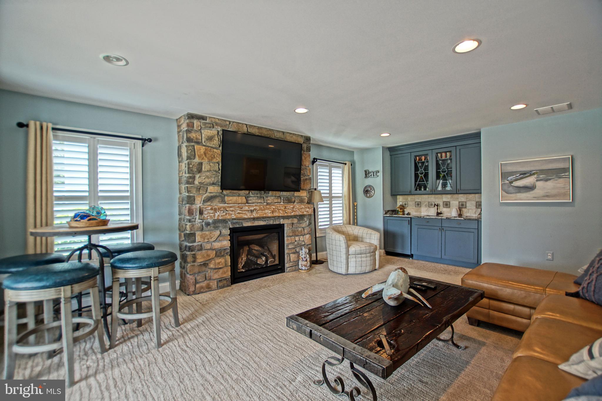 CAPE SHORES - Residential