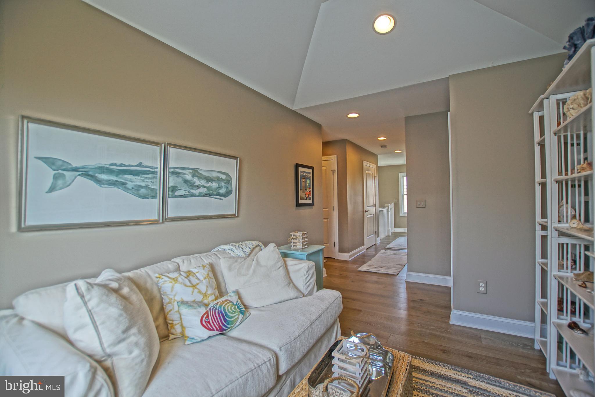 CAPE SHORES - Residential