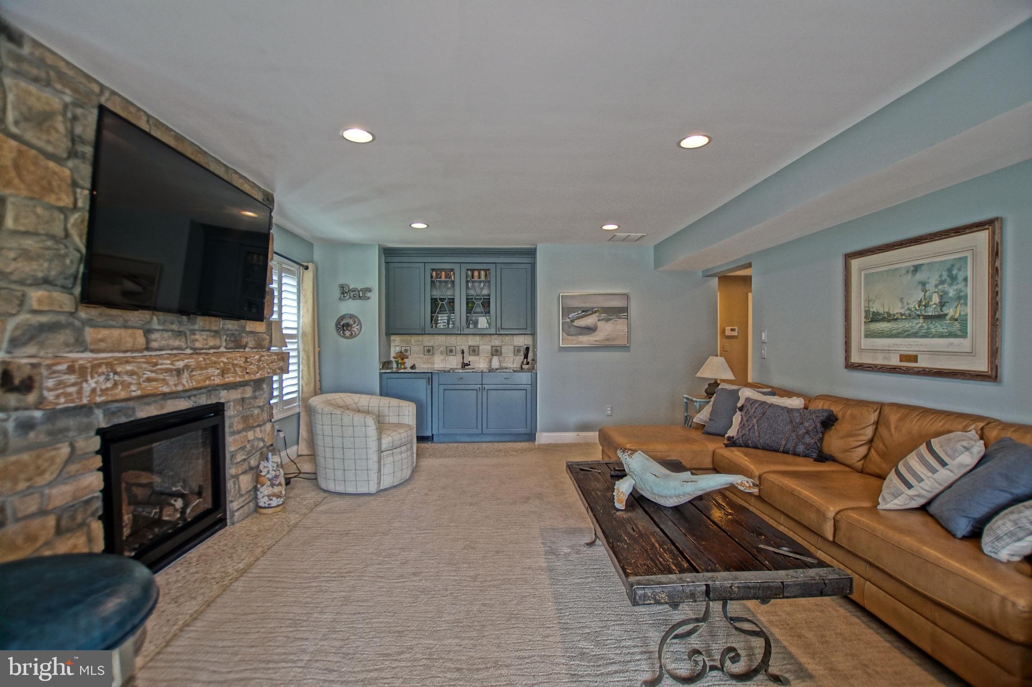 CAPE SHORES - Residential