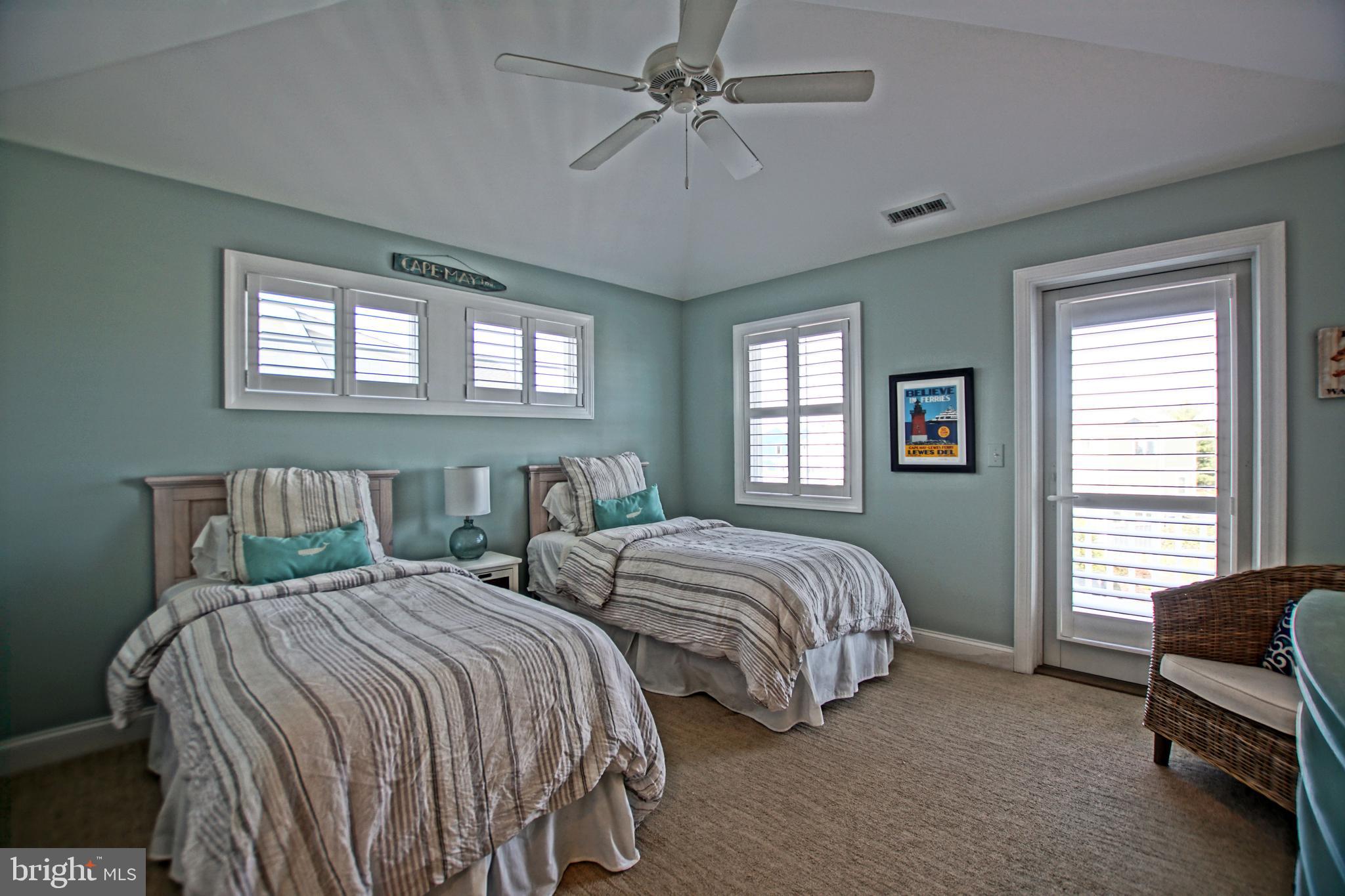 CAPE SHORES - Residential