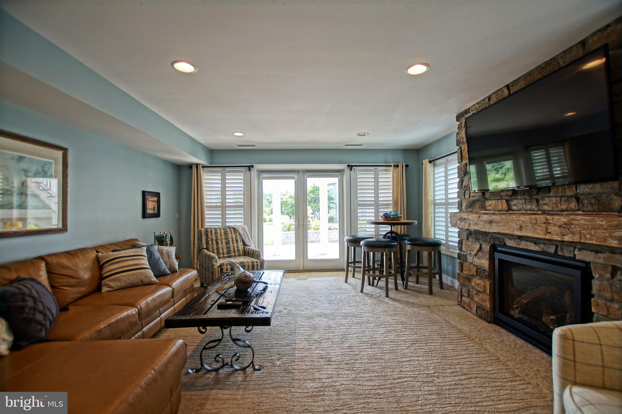 CAPE SHORES - Residential