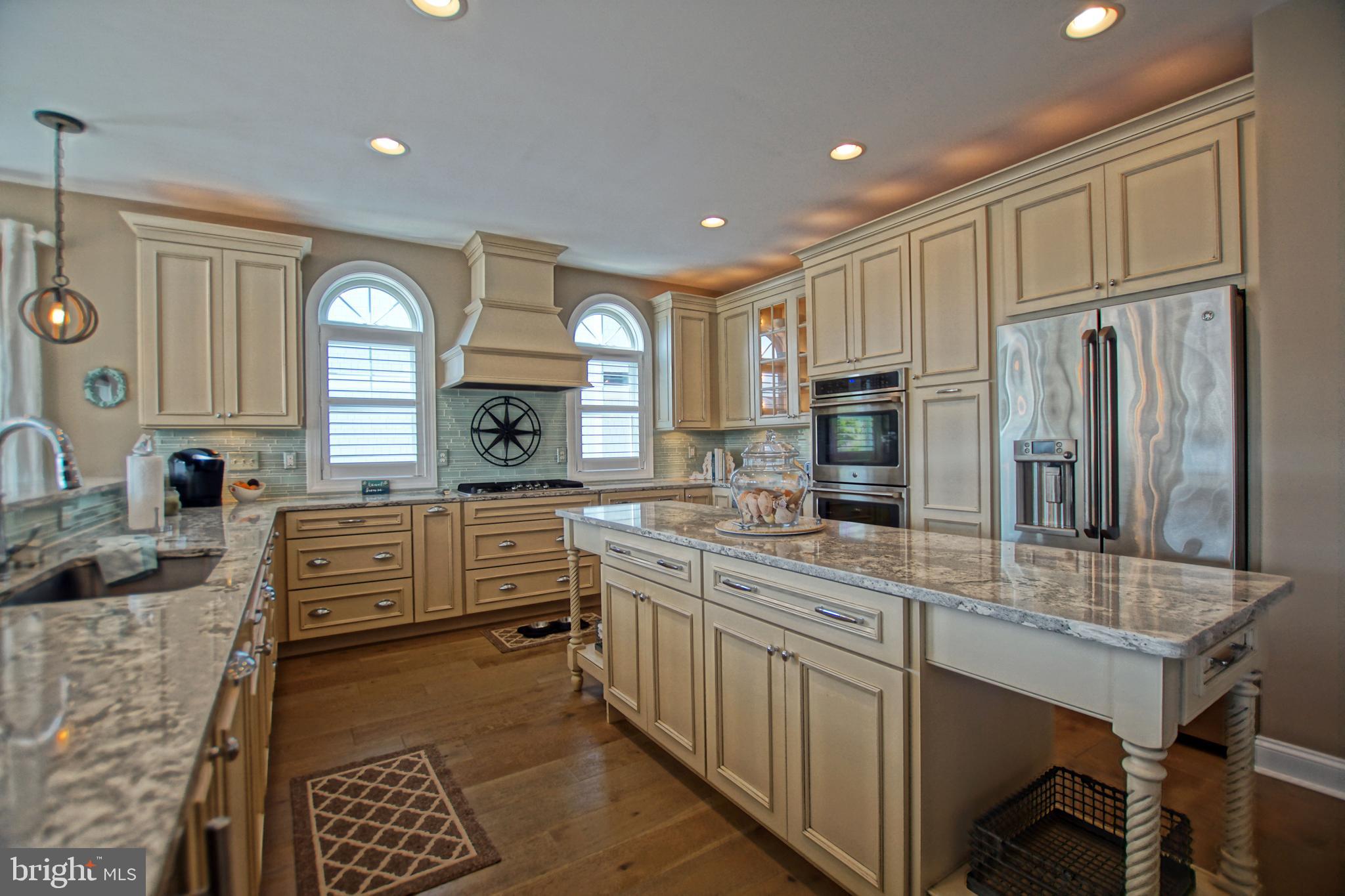 CAPE SHORES - Residential