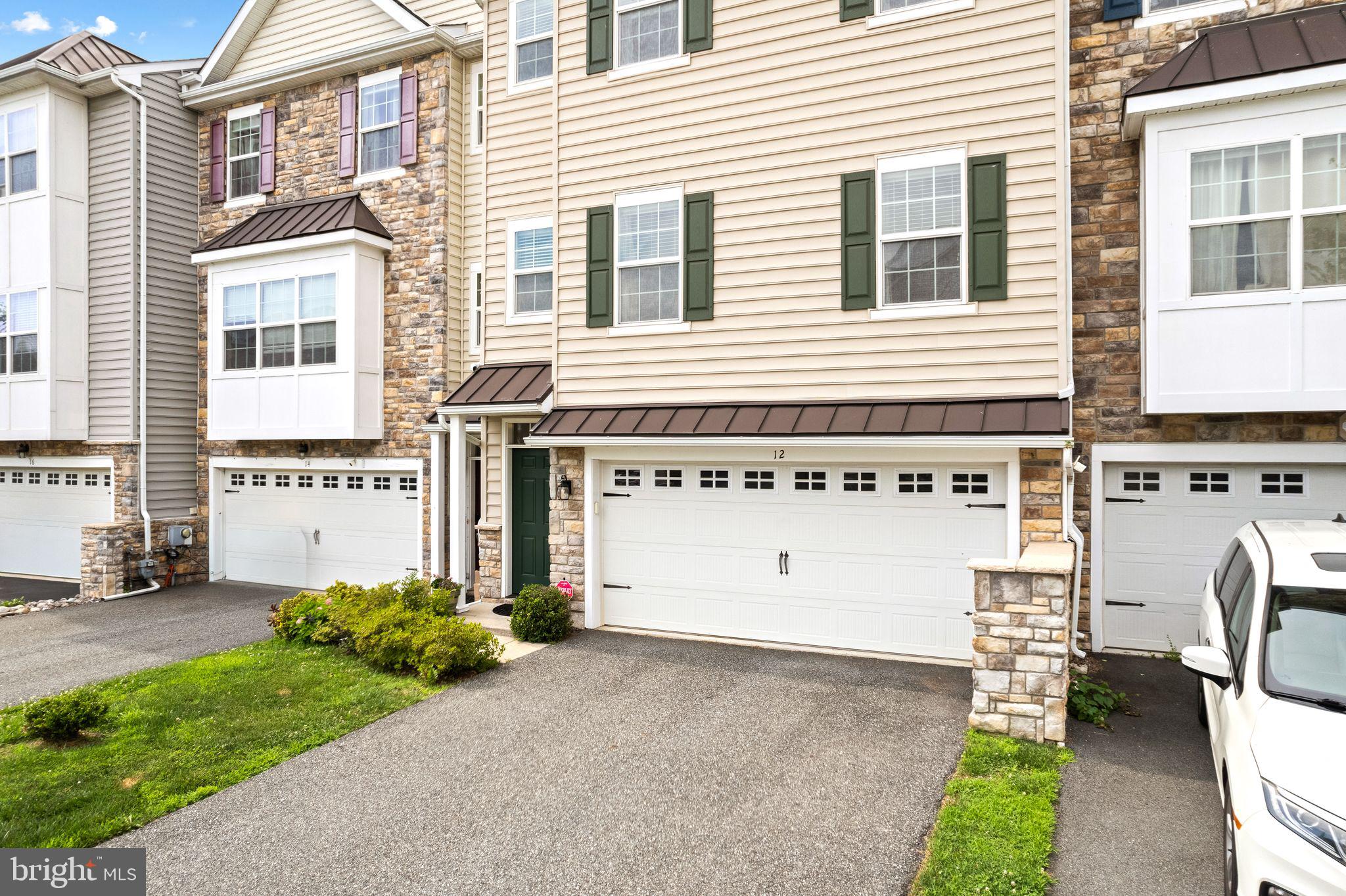 12 MUNRO ROAD