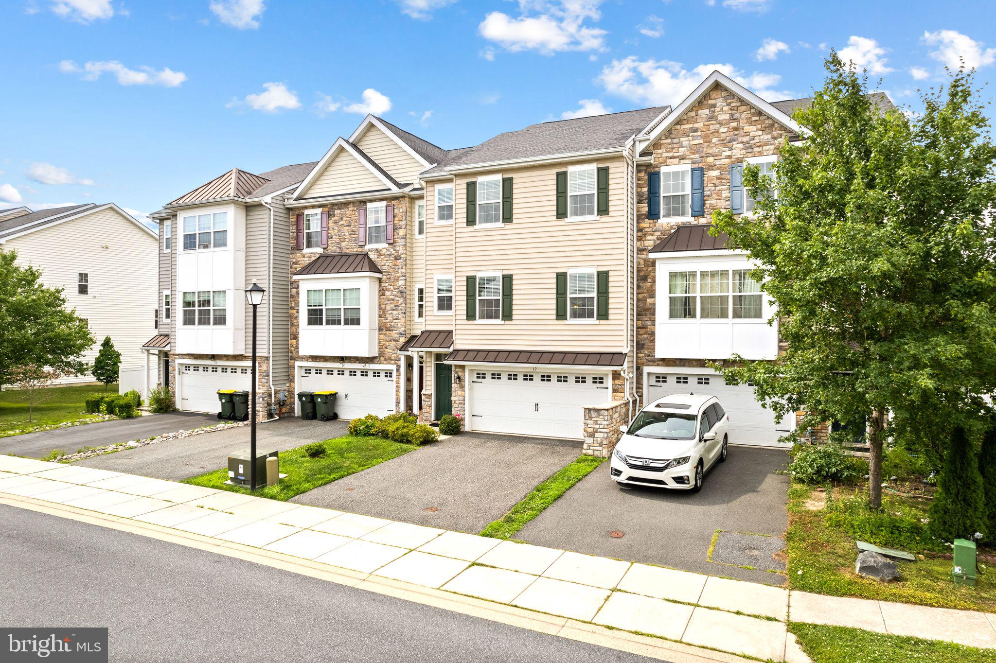 12 MUNRO ROAD