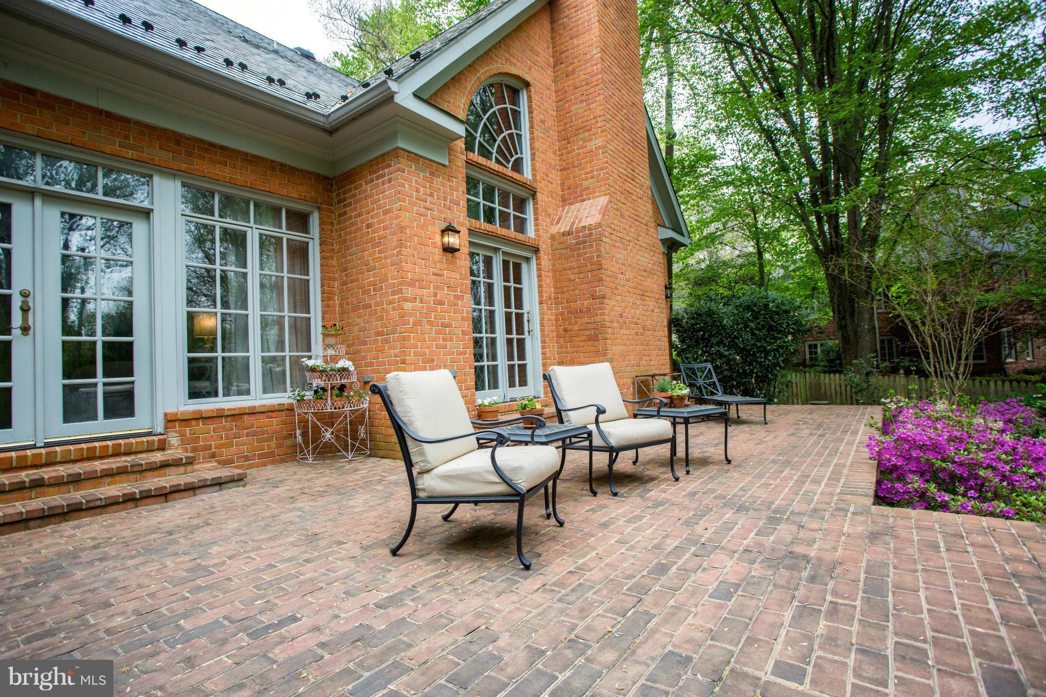 LANGLEY FOREST - Residential