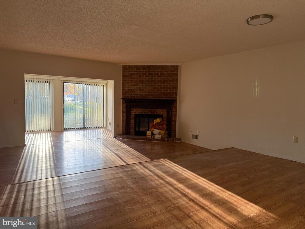 Photo of 7 Oneill Court, LAWRENCEVILLE, NJ 08648 (MLS # NJME2068940)