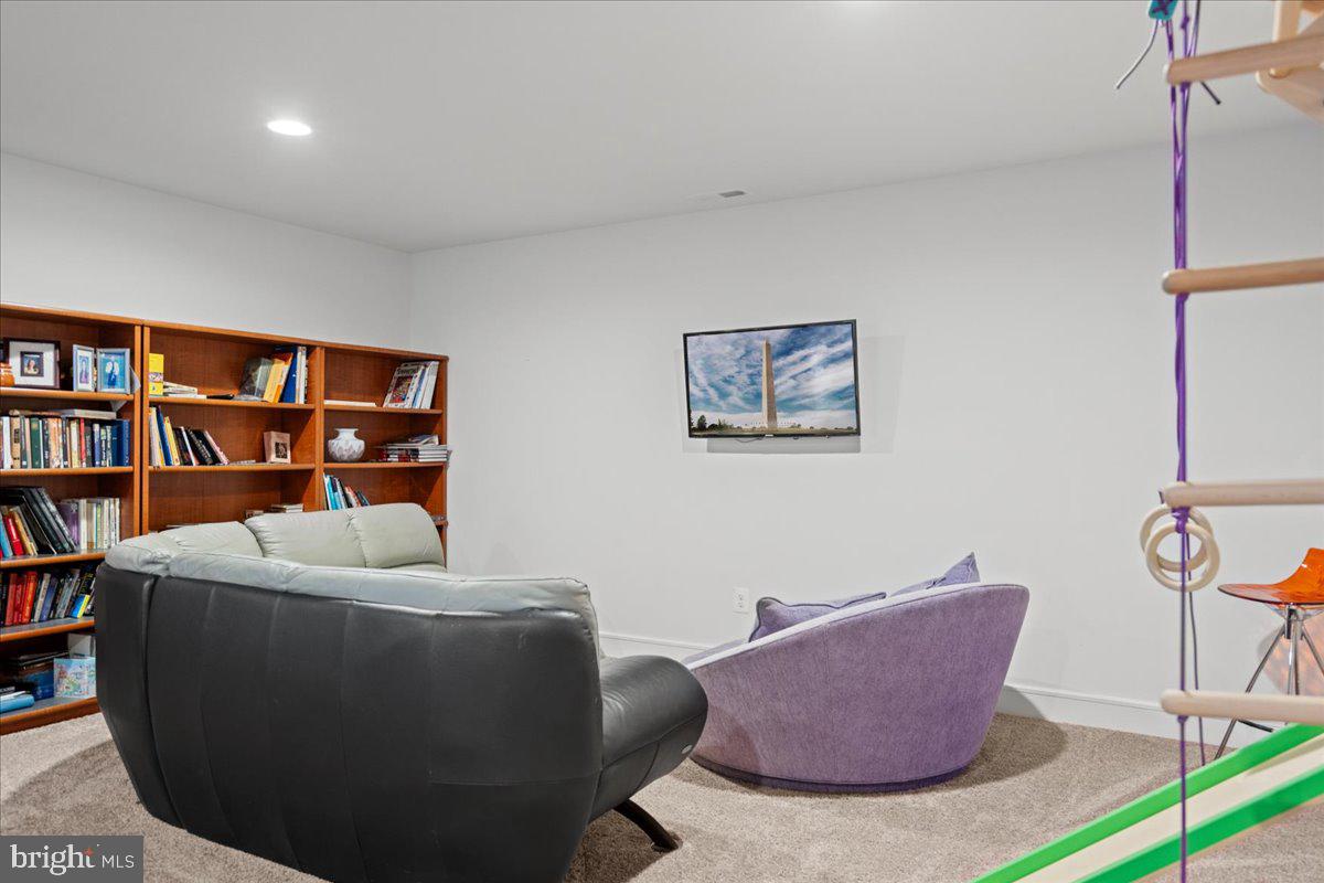 CREST OF ALEXANDRIA - Residential