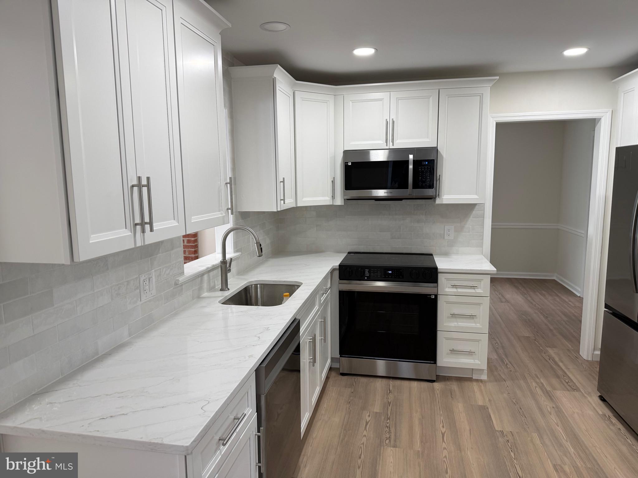 JEFFERSON SQUARE - Residential