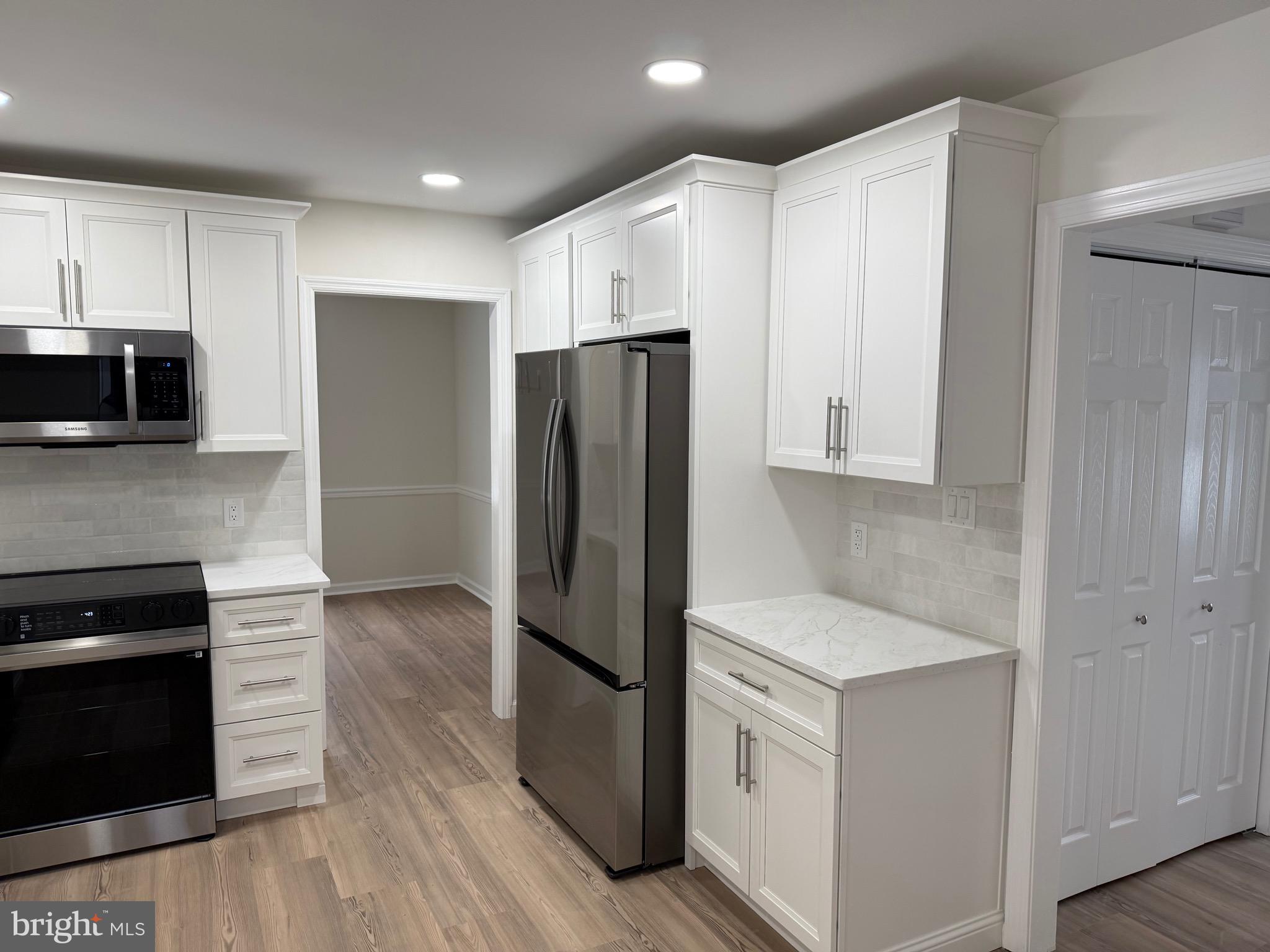 JEFFERSON SQUARE - Residential