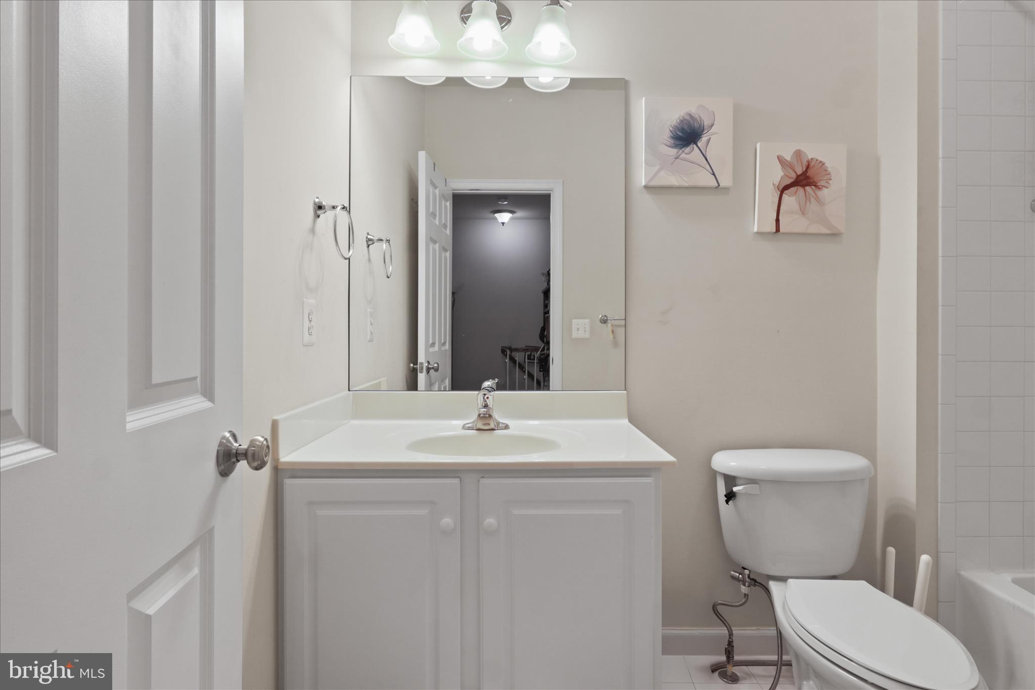 FAIR LAKES - Residential Lease