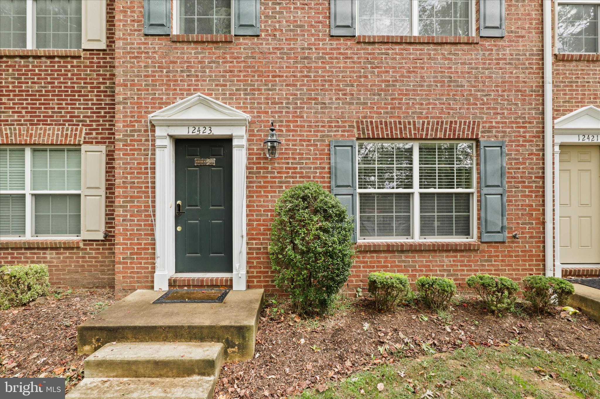 FAIR LAKES - Residential Lease