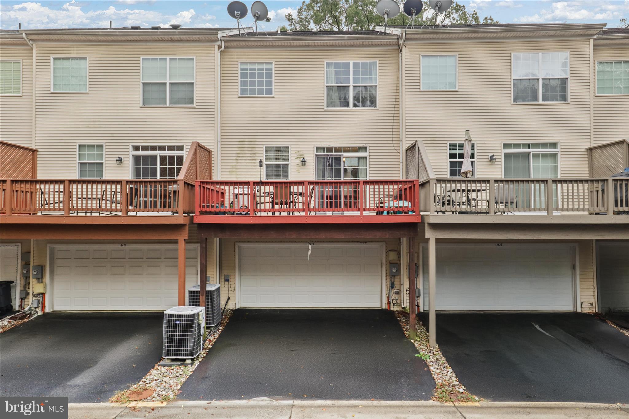 FAIR LAKES - Residential Lease