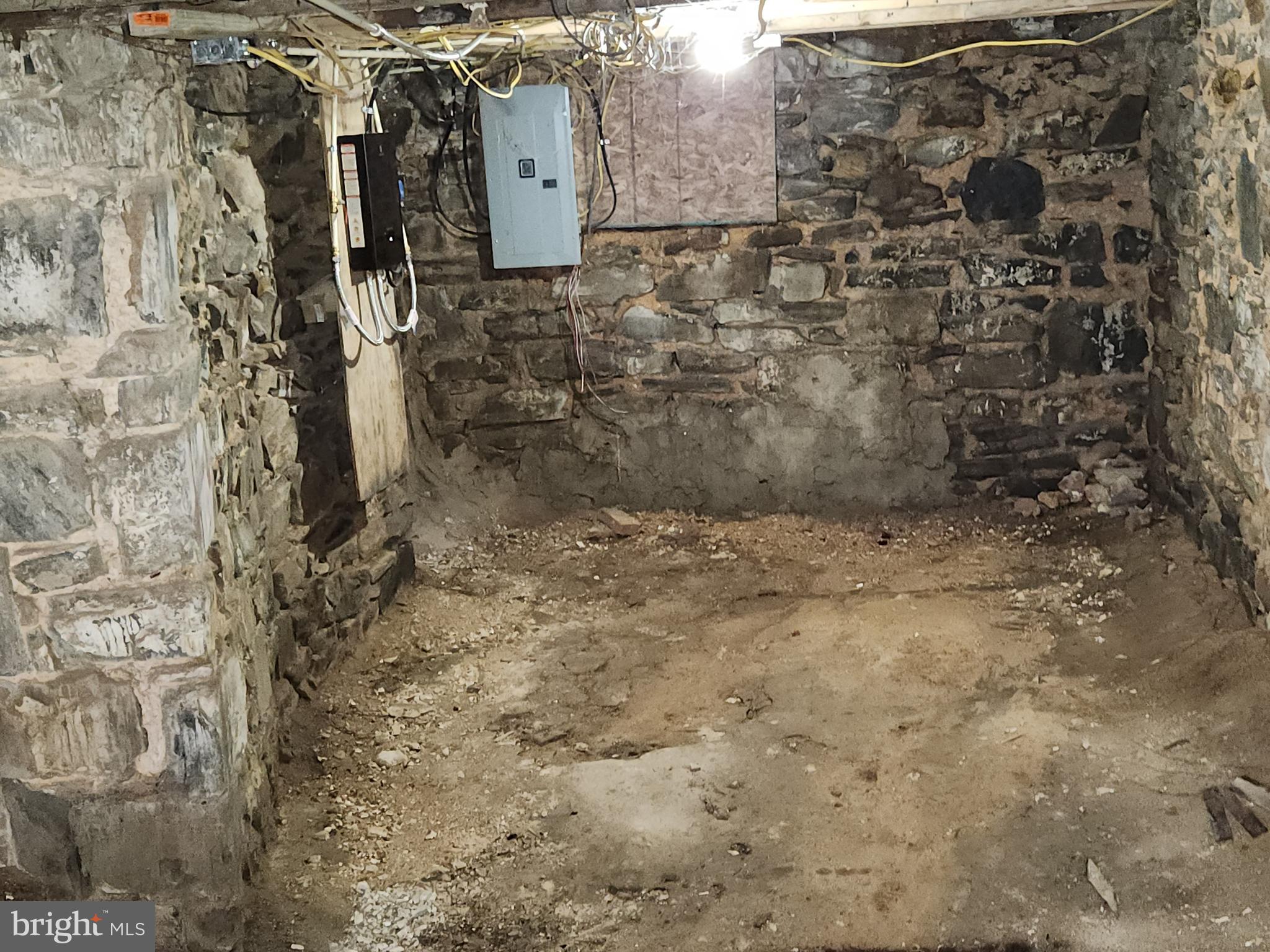 SANDTOWN-WINCHESTER - Residential