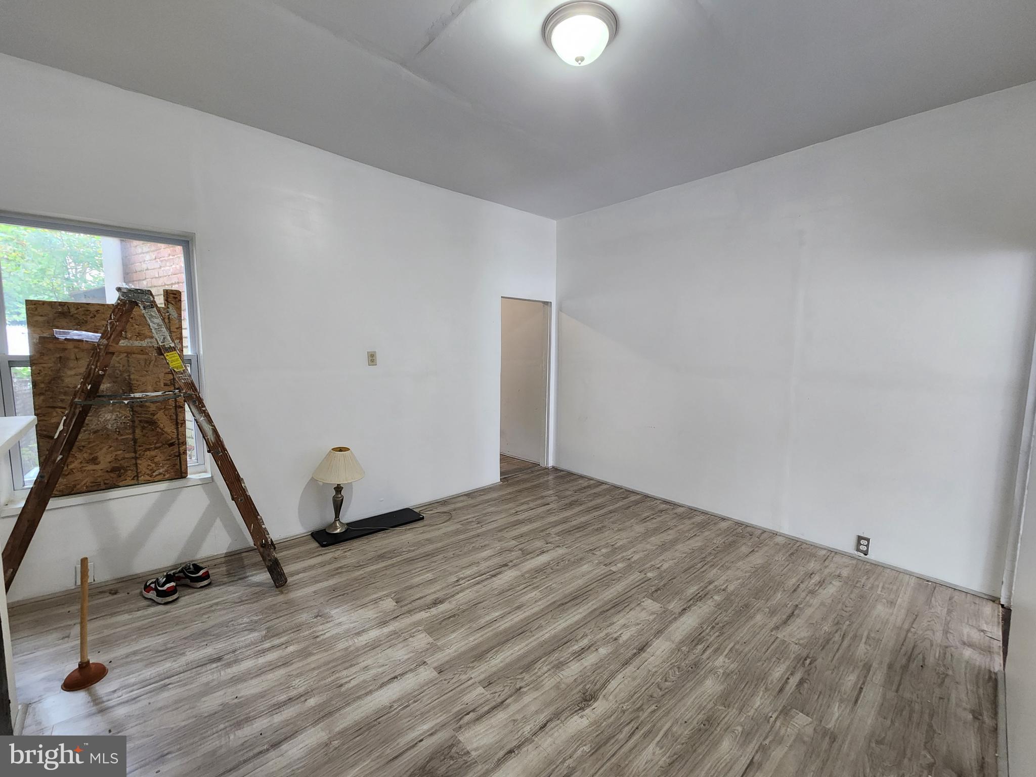 SANDTOWN-WINCHESTER - Residential