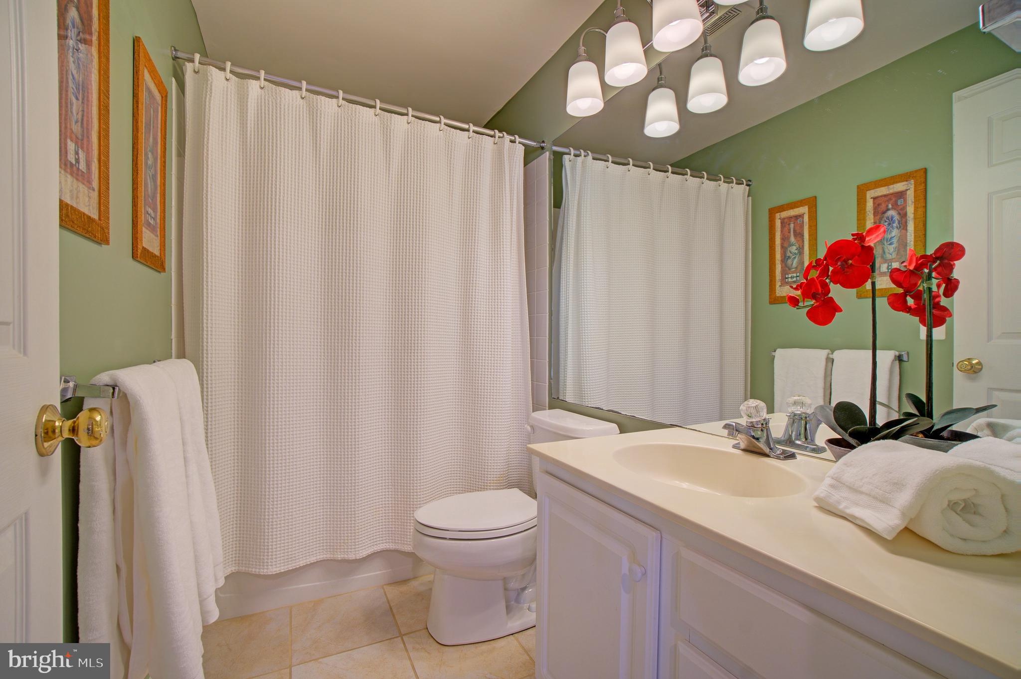 THE COURTS OF FOX MILL - Residential