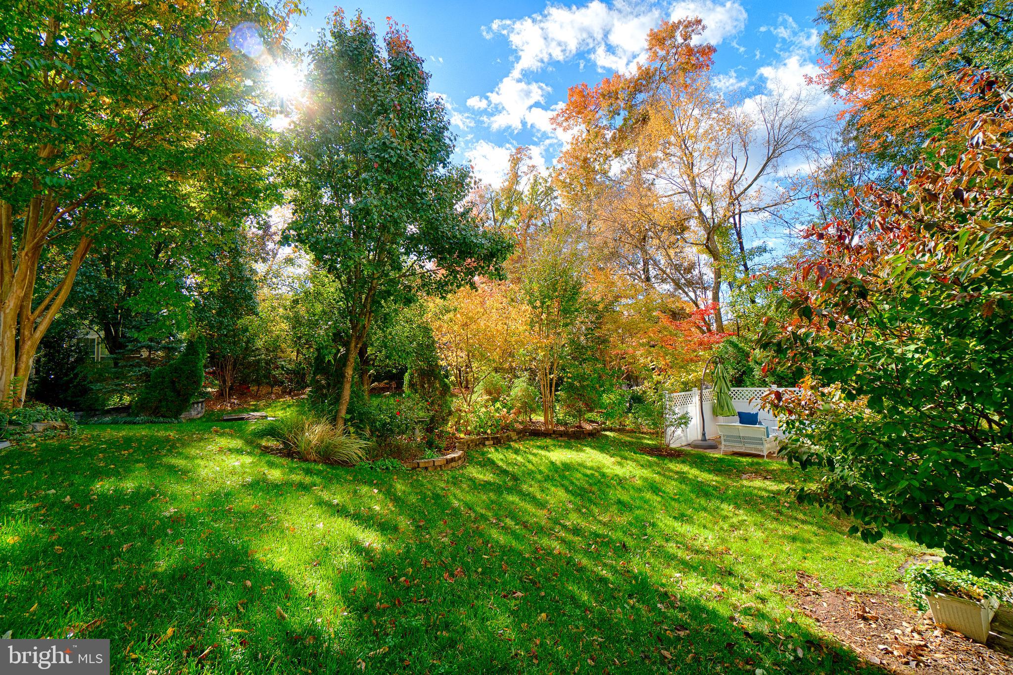 THE COURTS OF FOX MILL - Residential