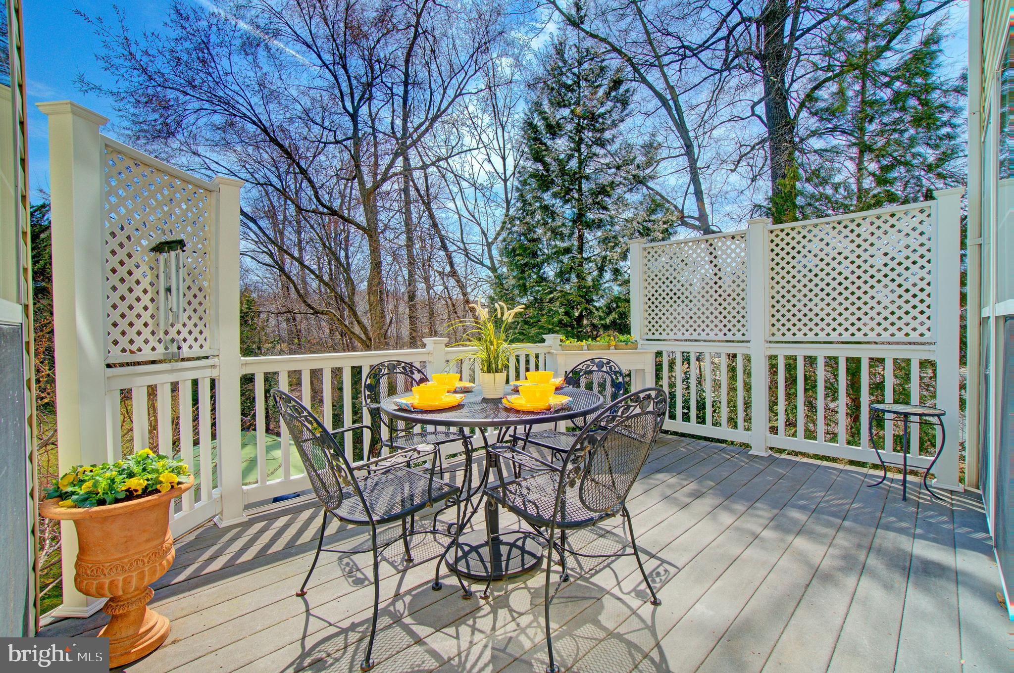 THE COURTS OF FOX MILL - Residential